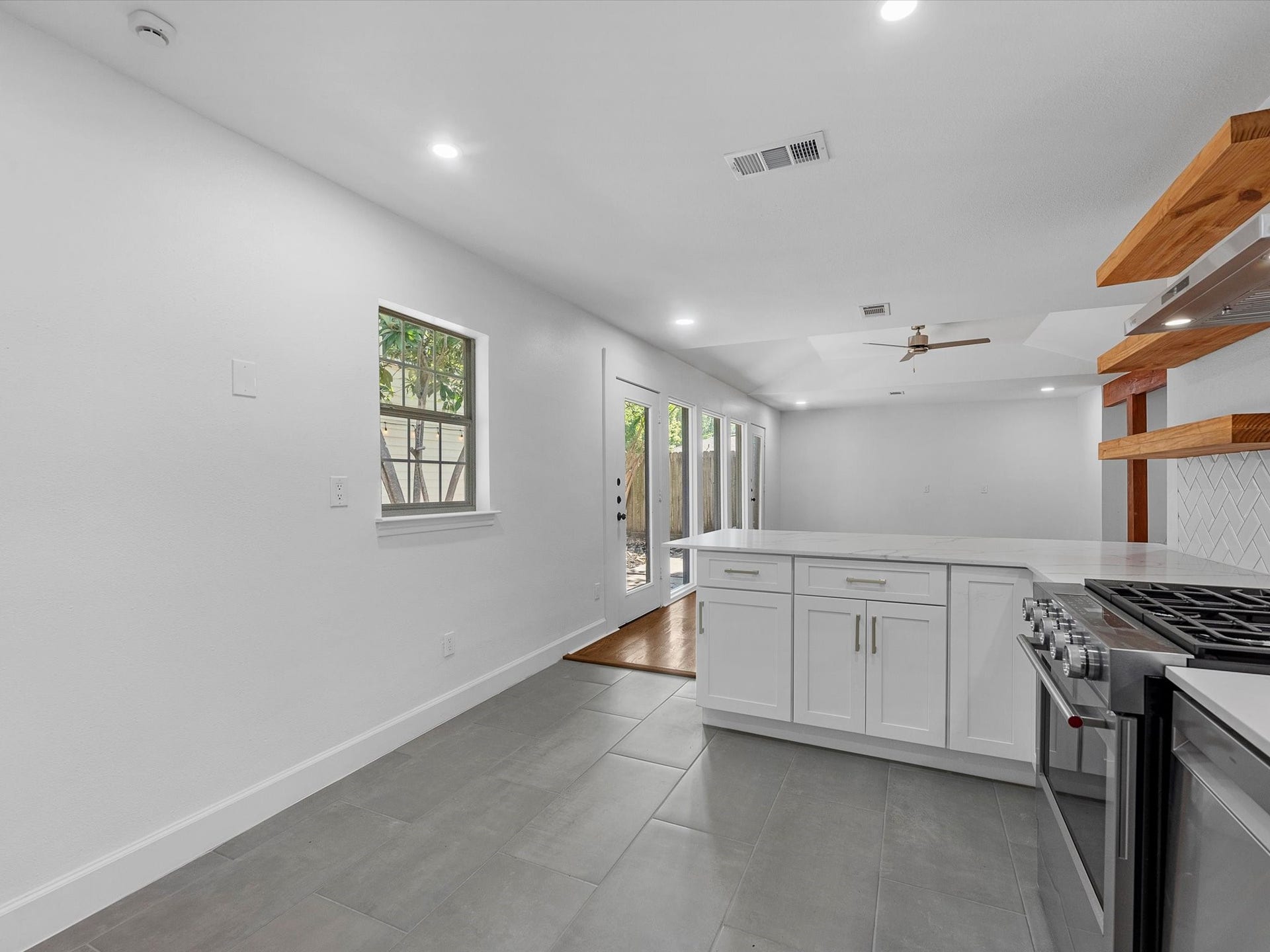 3210 Elmridge Street, Houston, TX 77025 3210 Elmridge Street, Houston, TX 77025