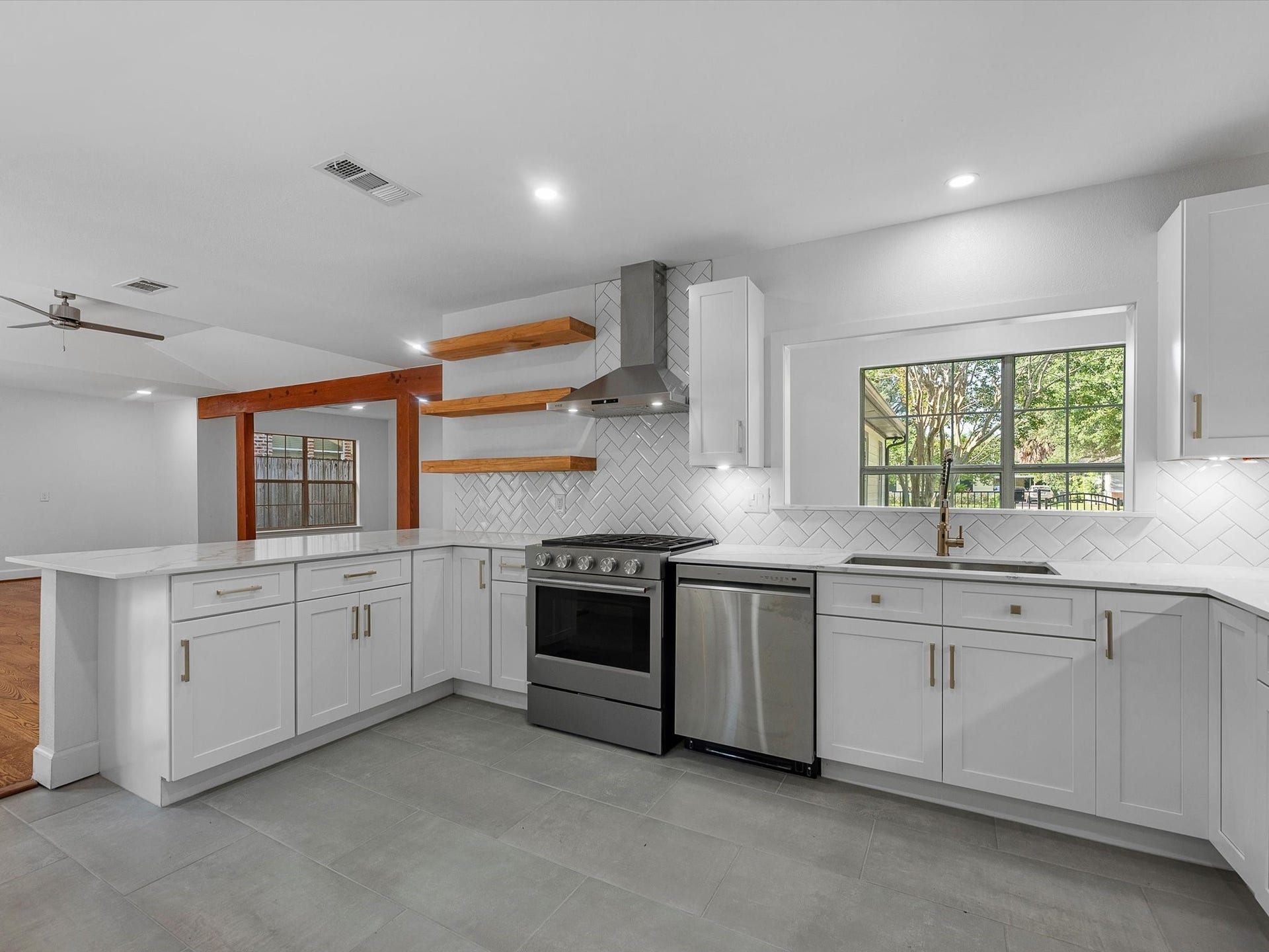 3210 Elmridge Street, Houston, TX 77025 3210 Elmridge Street, Houston, TX 77025
