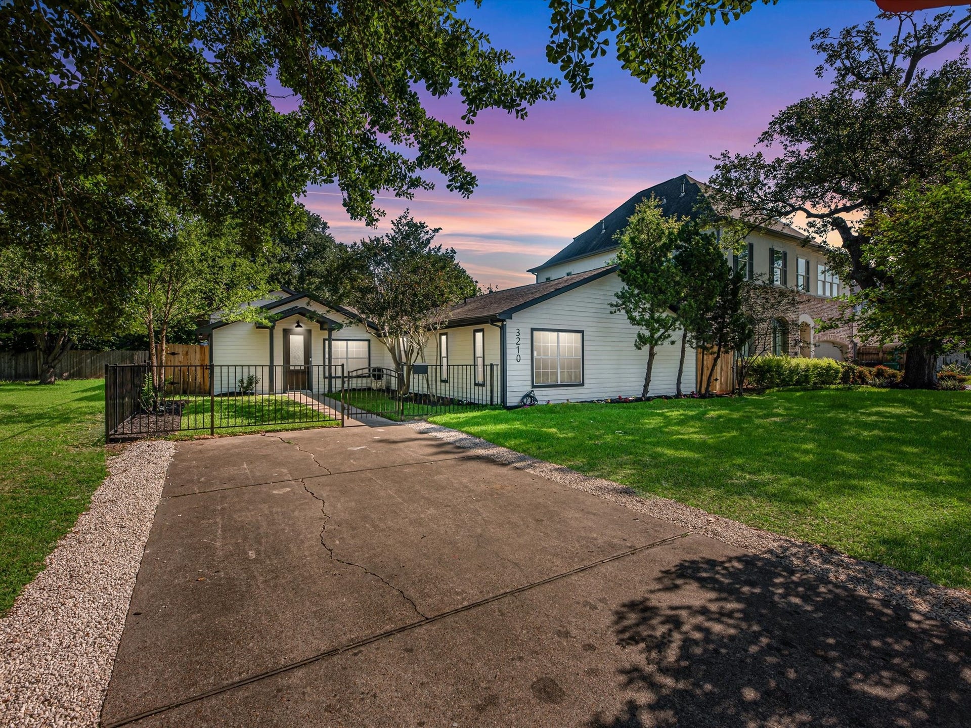 3210 Elmridge Street, Houston, TX 77025 3210 Elmridge Street, Houston, TX 77025