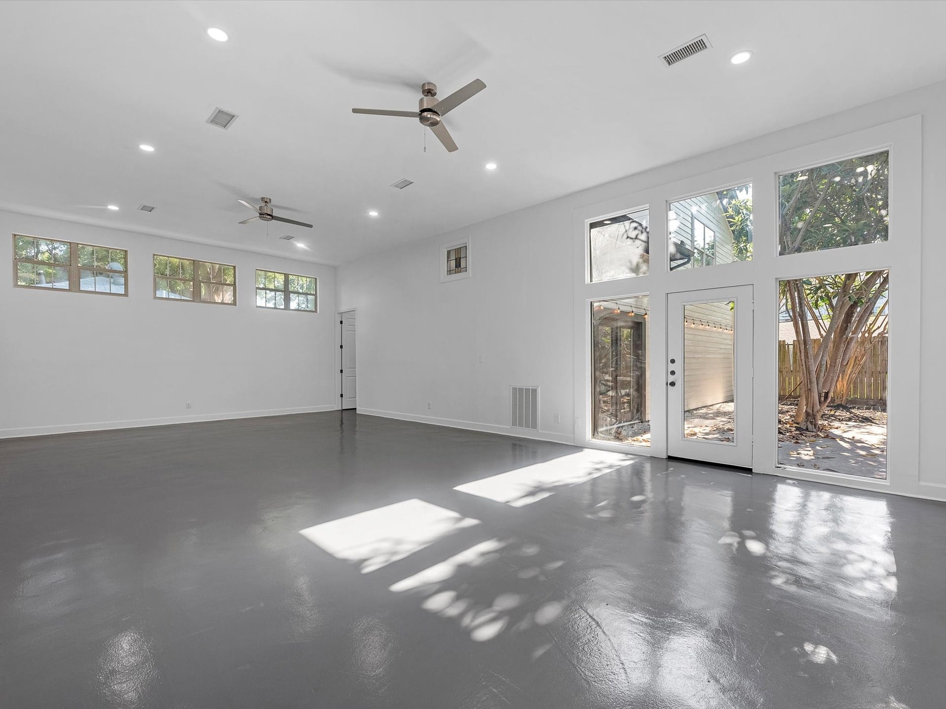 3210 Elmridge Street, Houston, TX 77025 3210 Elmridge Street, Houston, TX 77025