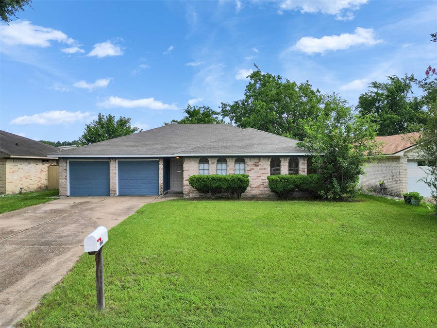 Property photo for 18726 Wood Glen Lane, Houston, TX