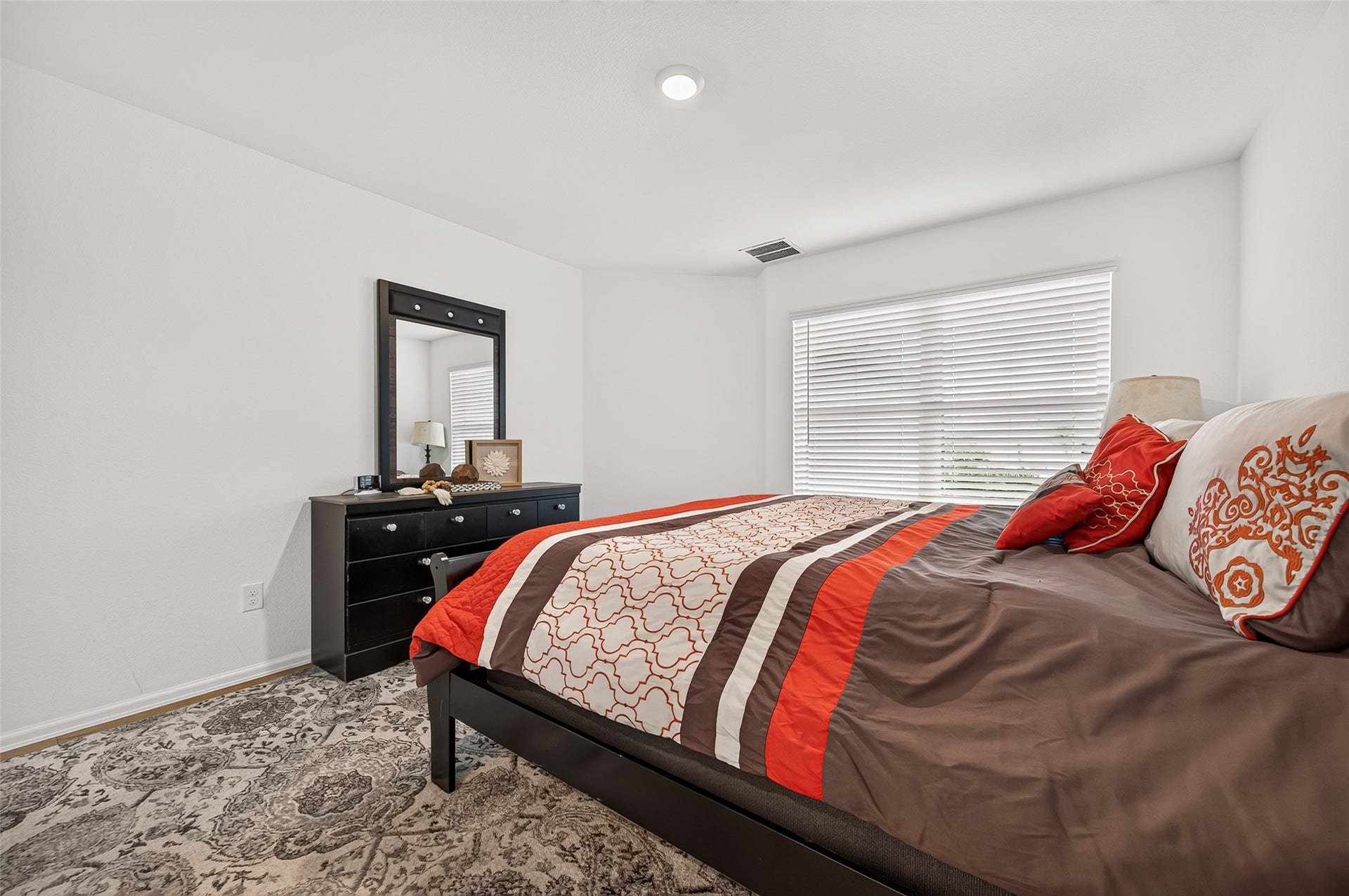 134 Austin Road, Angleton, TX 77515 Primary bedroom 1st floor