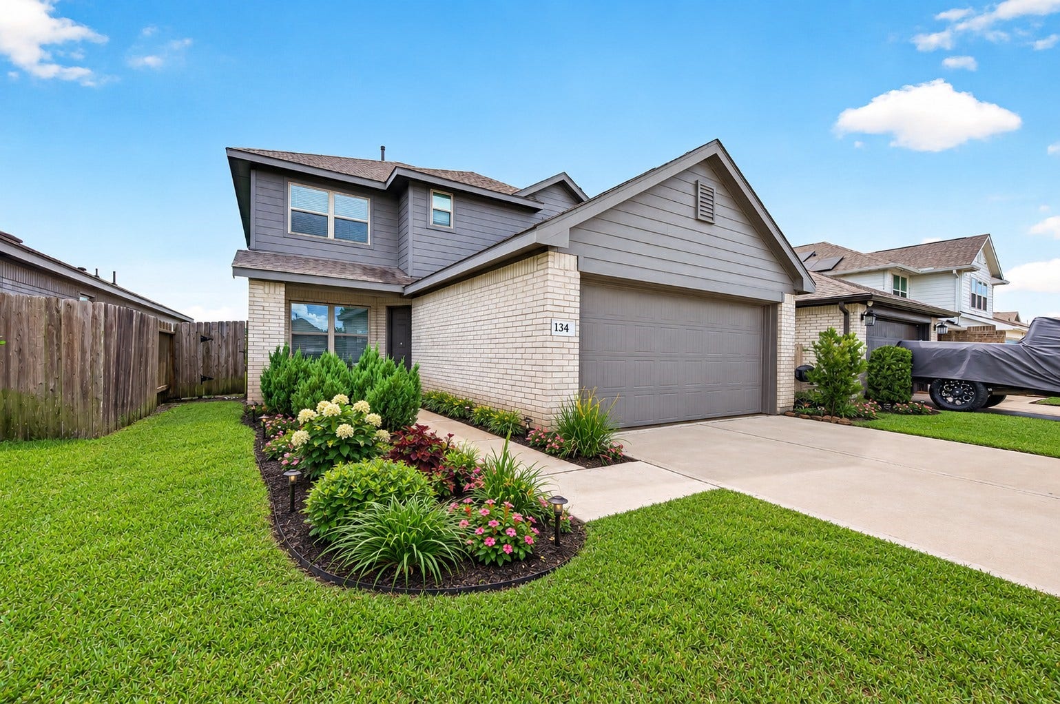 134 Austin Road, Angleton, TX 77515 Front landscaping ideas