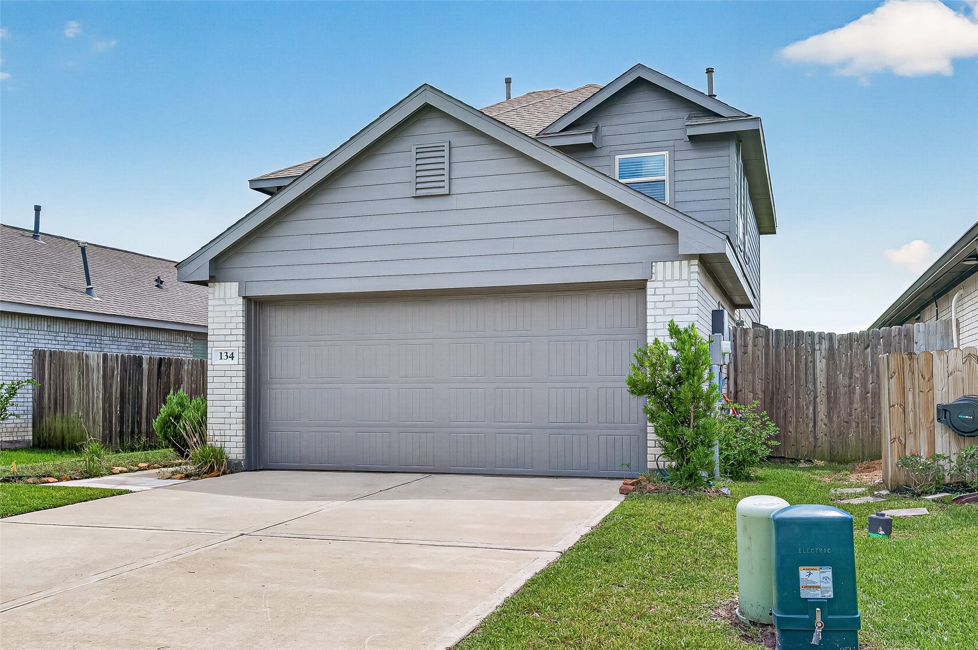 134 Austin Road, Angleton, TX 77515 Welcome home to
134 Austin Road
