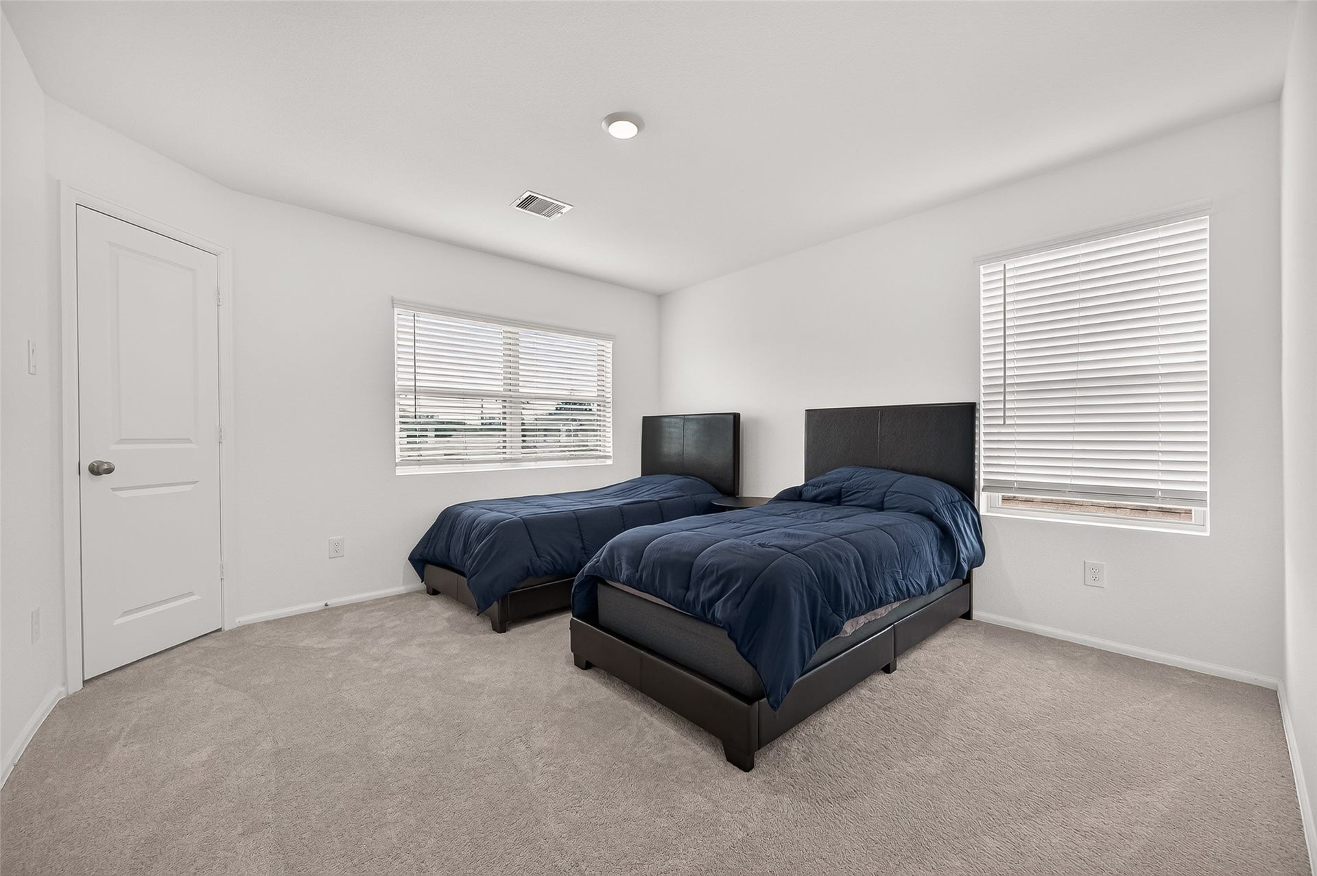 134 Austin Road, Angleton, TX 77515 Upstairs bedroom 4