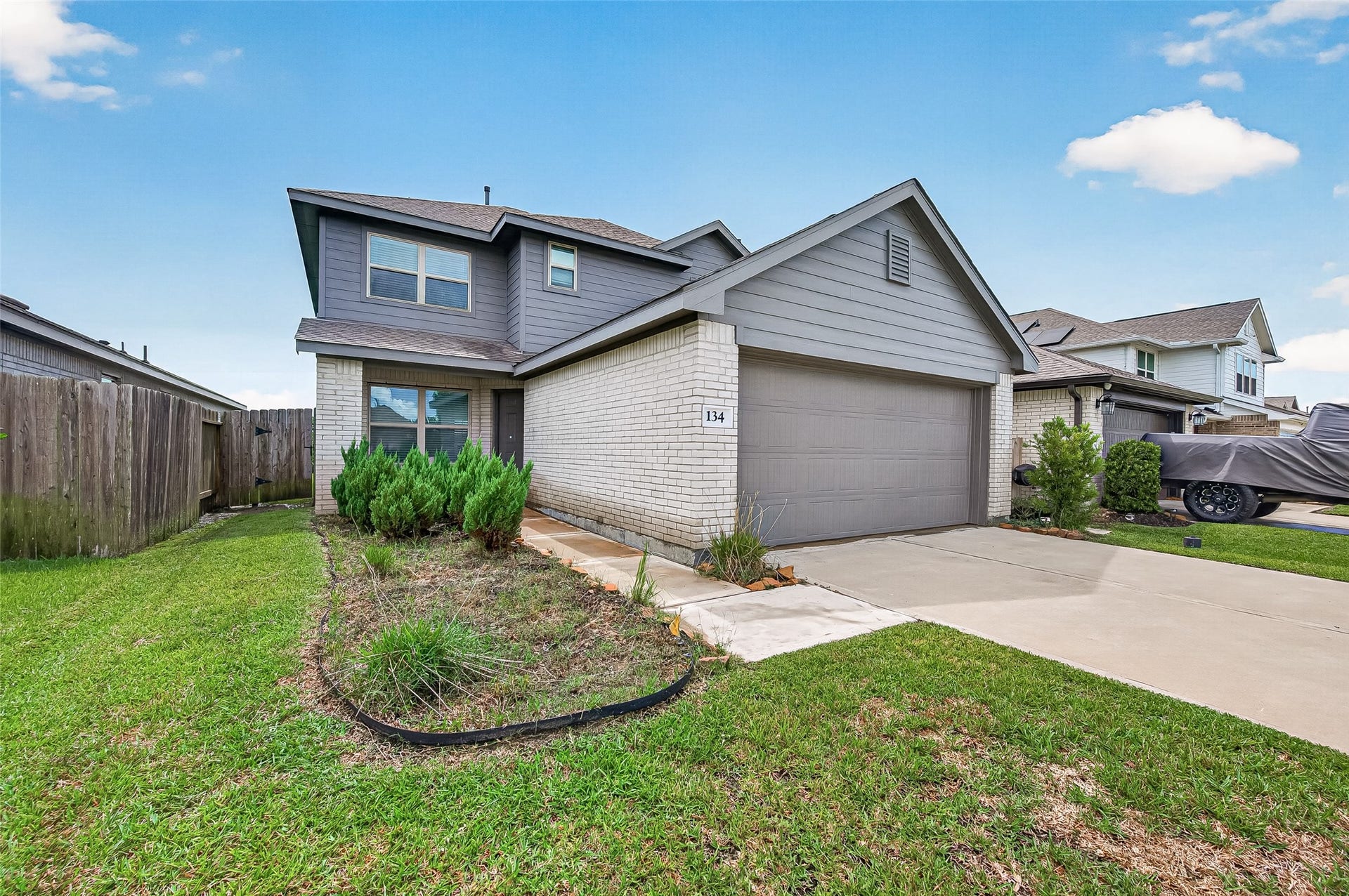 134 Austin Road, Angleton, TX 77515 Private front door entrance