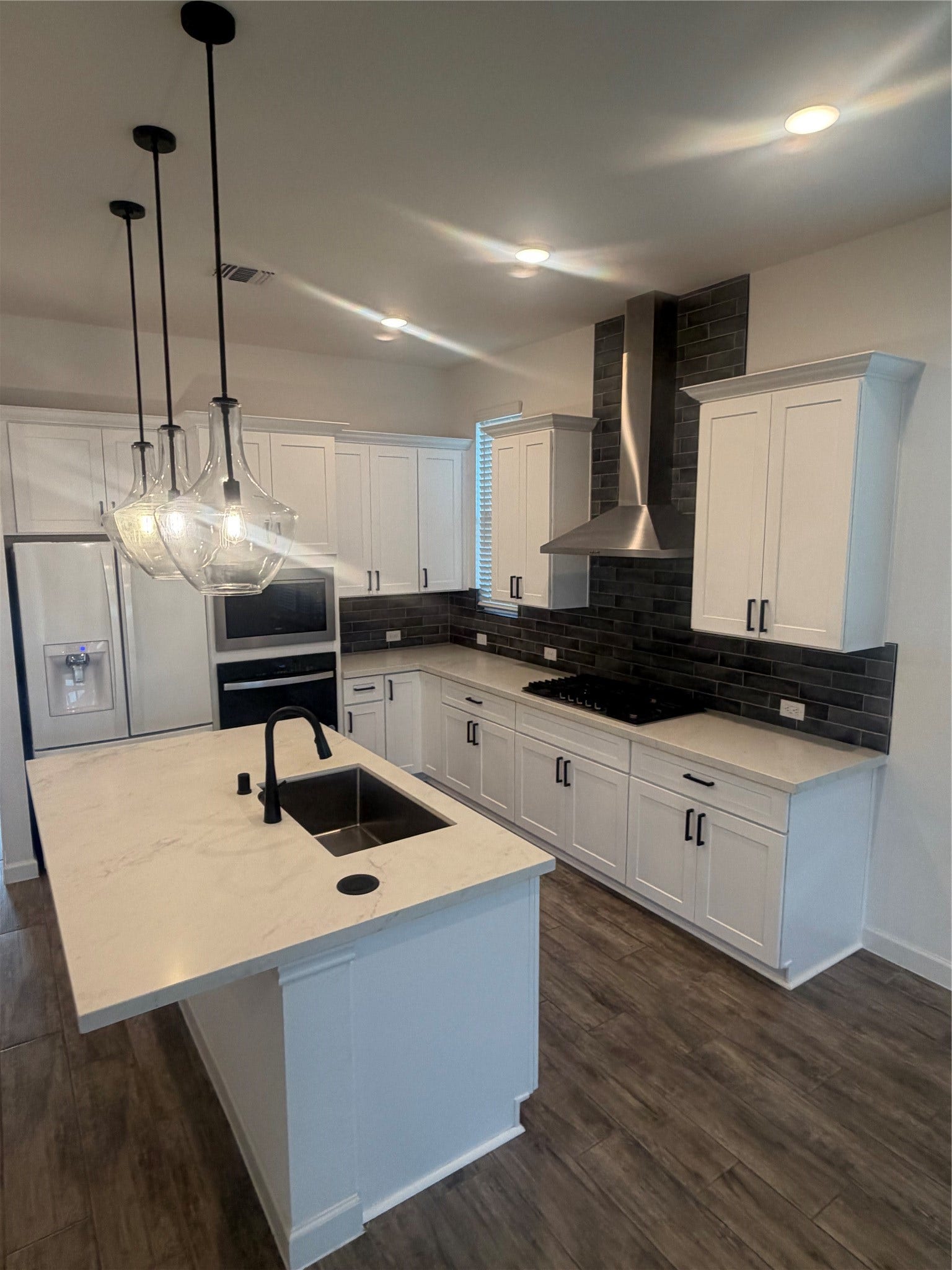 25302 Rothesay Lane, Katy, TX 77493 Beautiful Quartz Countertops
