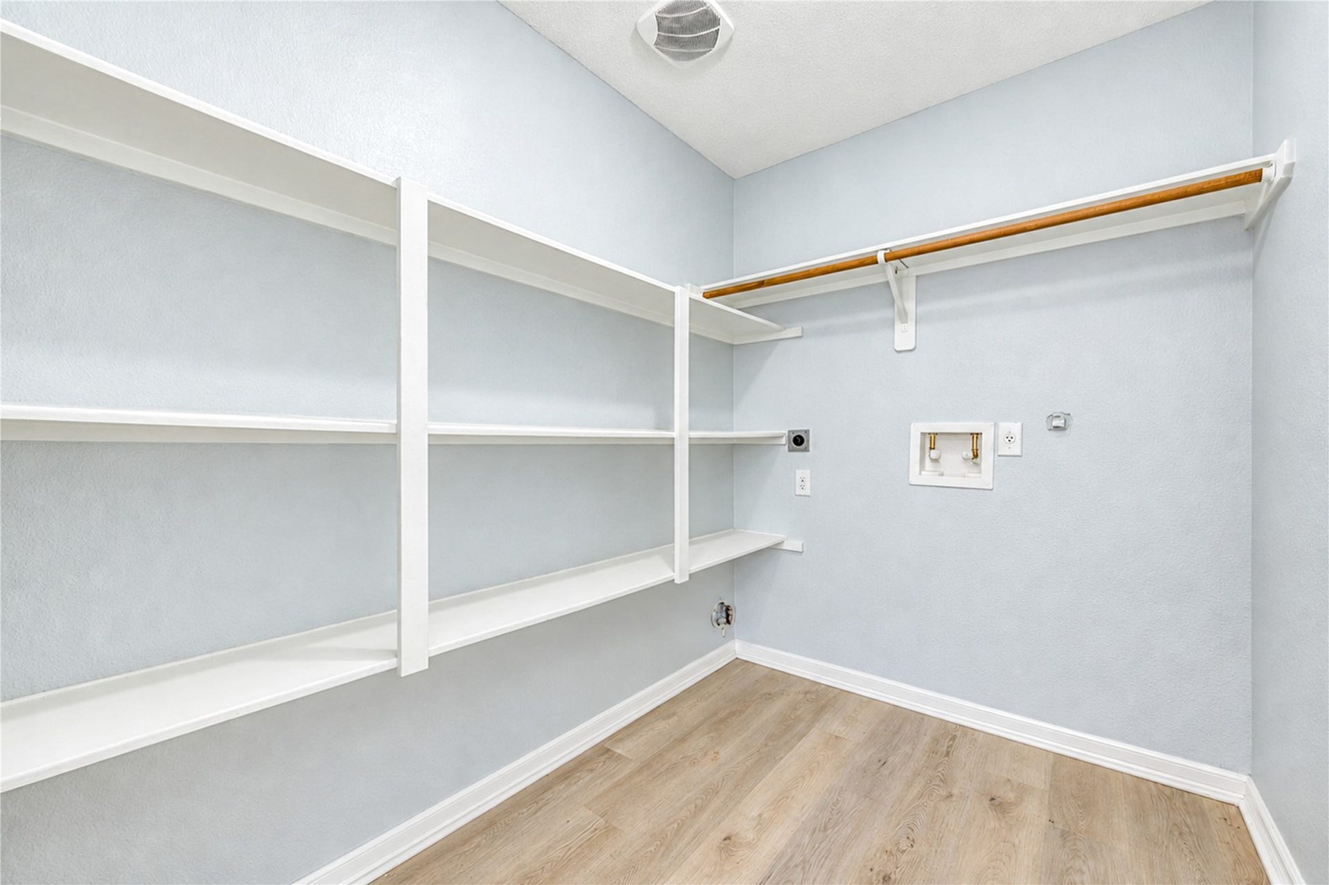 20910 Trenton Valley Lane, Katy, TX 77449 Great size pantry