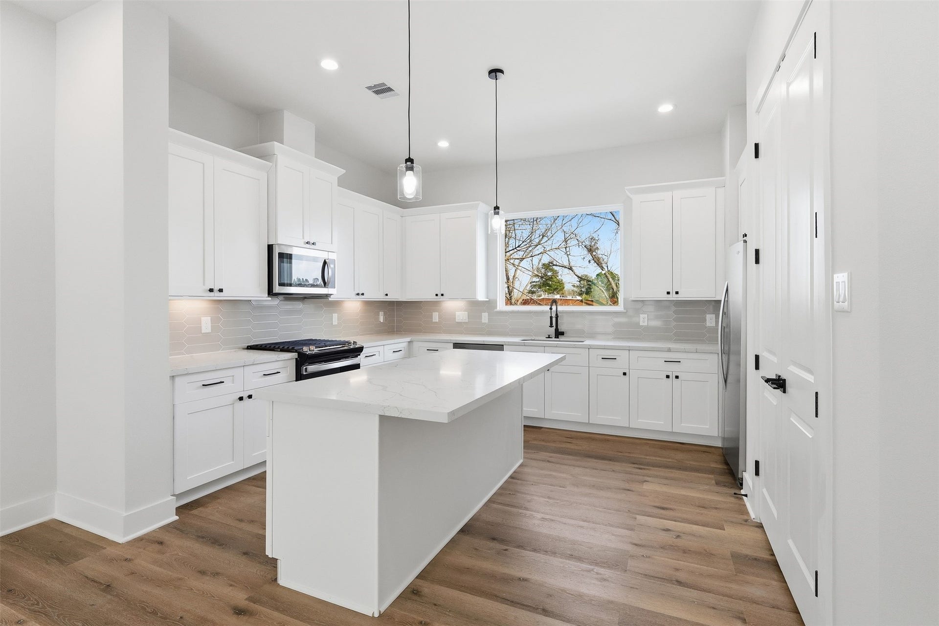 9405 Hammerly Boulevard, #B, Houston, TX 77080