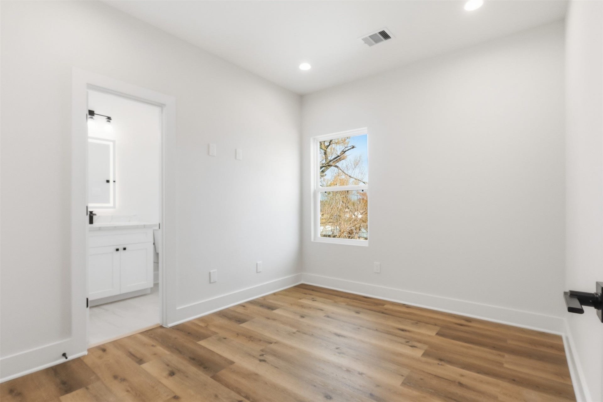 9405 Hammerly Boulevard, #B, Houston, TX 77080