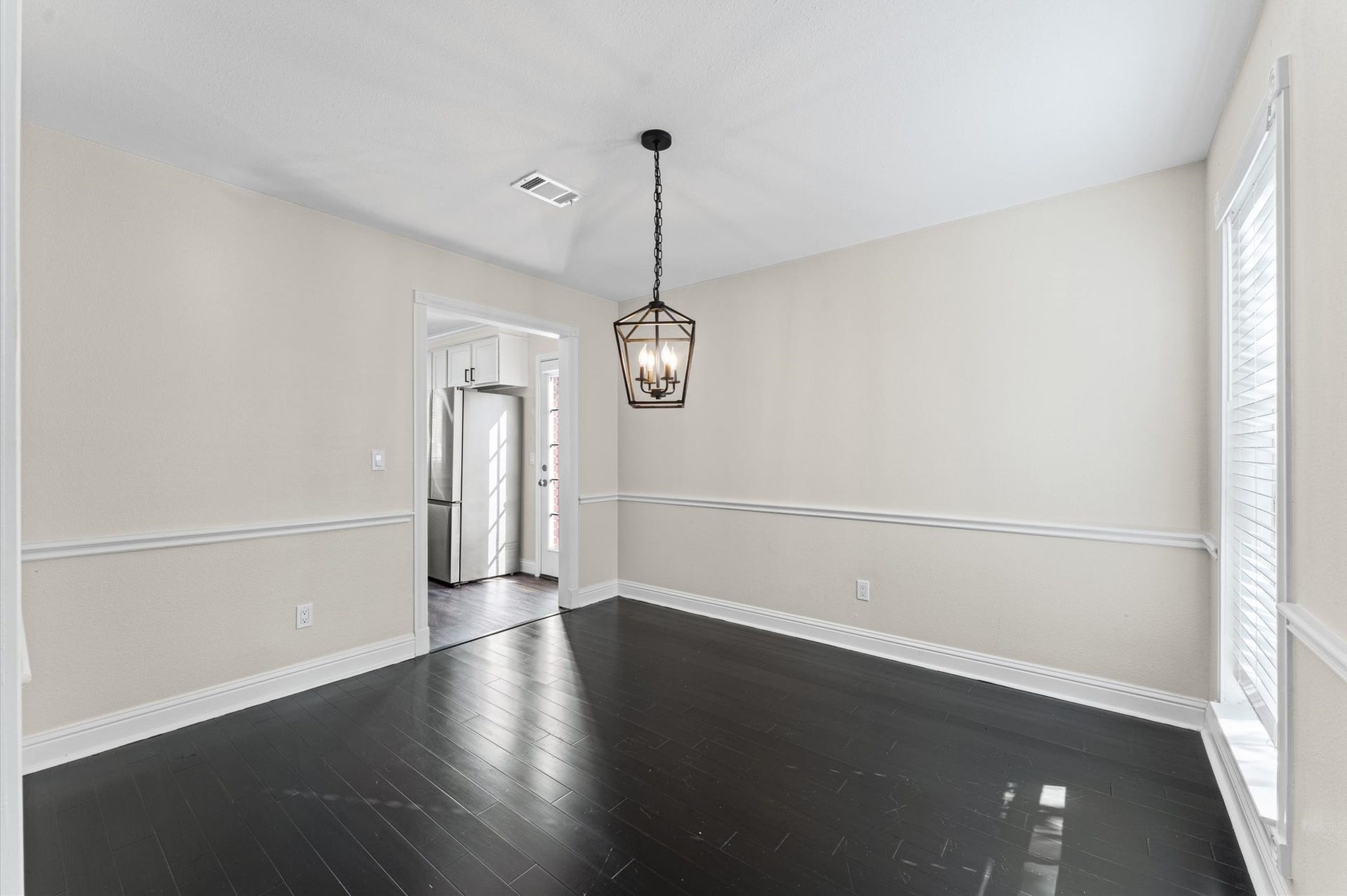 1118 Cheyenne Meadows Drive, Katy, TX 77450 The formal Dining Room is located beside the entry, with direct access to the kitchen.