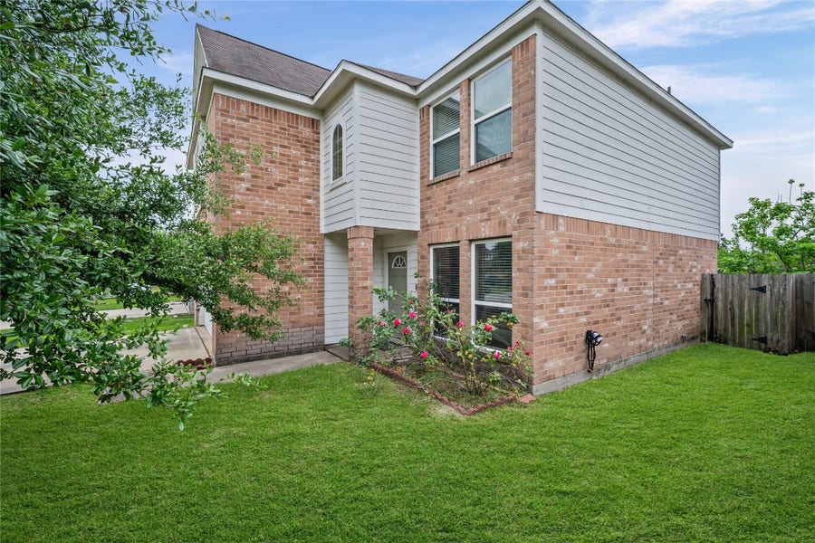 Property photo for 5014 Fair Oak Dale Lane, Humble, TX