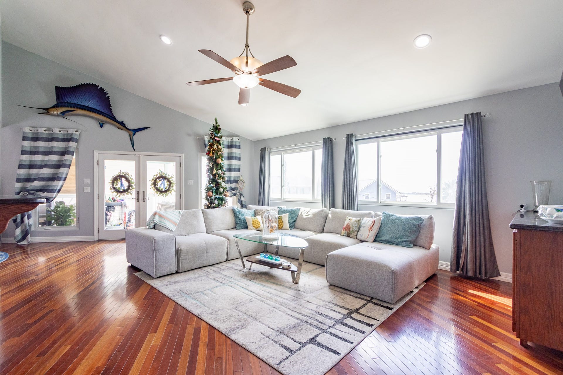 2414 Avenue P, San Leon, TX 77539 Spacious living room, bay view from the big picture windows Brazilian Hardwood Cherry floors