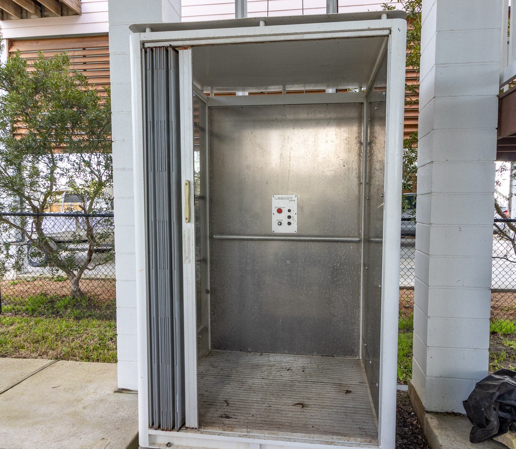 2414 Avenue P, San Leon, TX 77539 Full-size Elevator access.