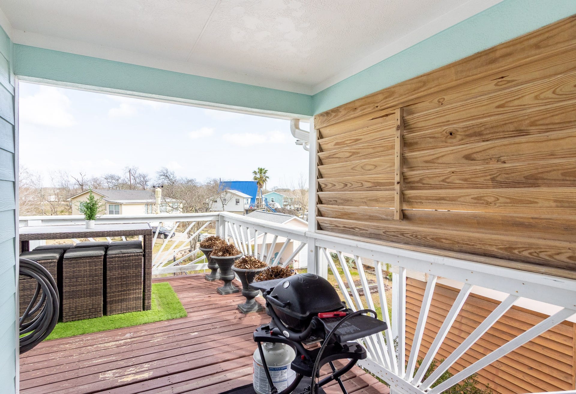 2414 Avenue P, San Leon, TX 77539 Back of deck Perfect for entertaining or relaxing.