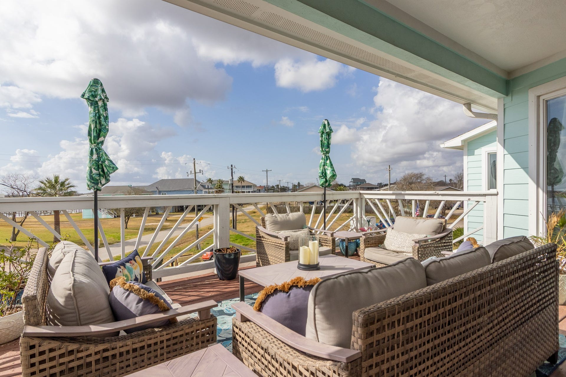 2414 Avenue P, San Leon, TX 77539 Front deck. Perfect for entertaining or relaxing.