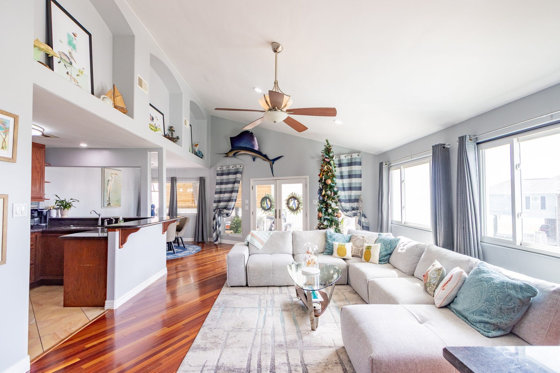 2414 Avenue P, San Leon, TX 77539 Spacious living room, bay view from the big picture windows Brazilian Hardwood Cherry floors