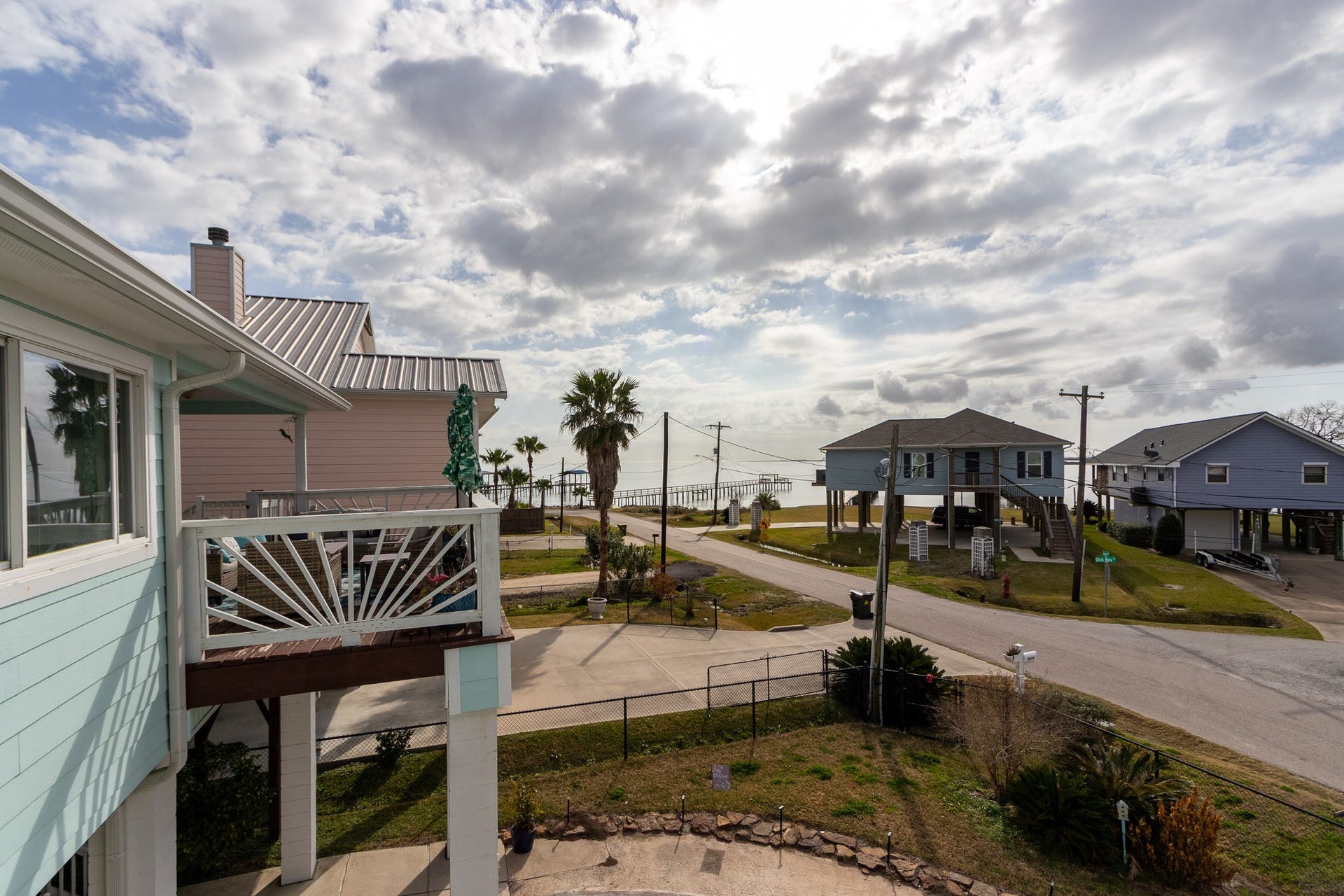 2414 Avenue P, San Leon, TX 77539 Beautiful Bayview!