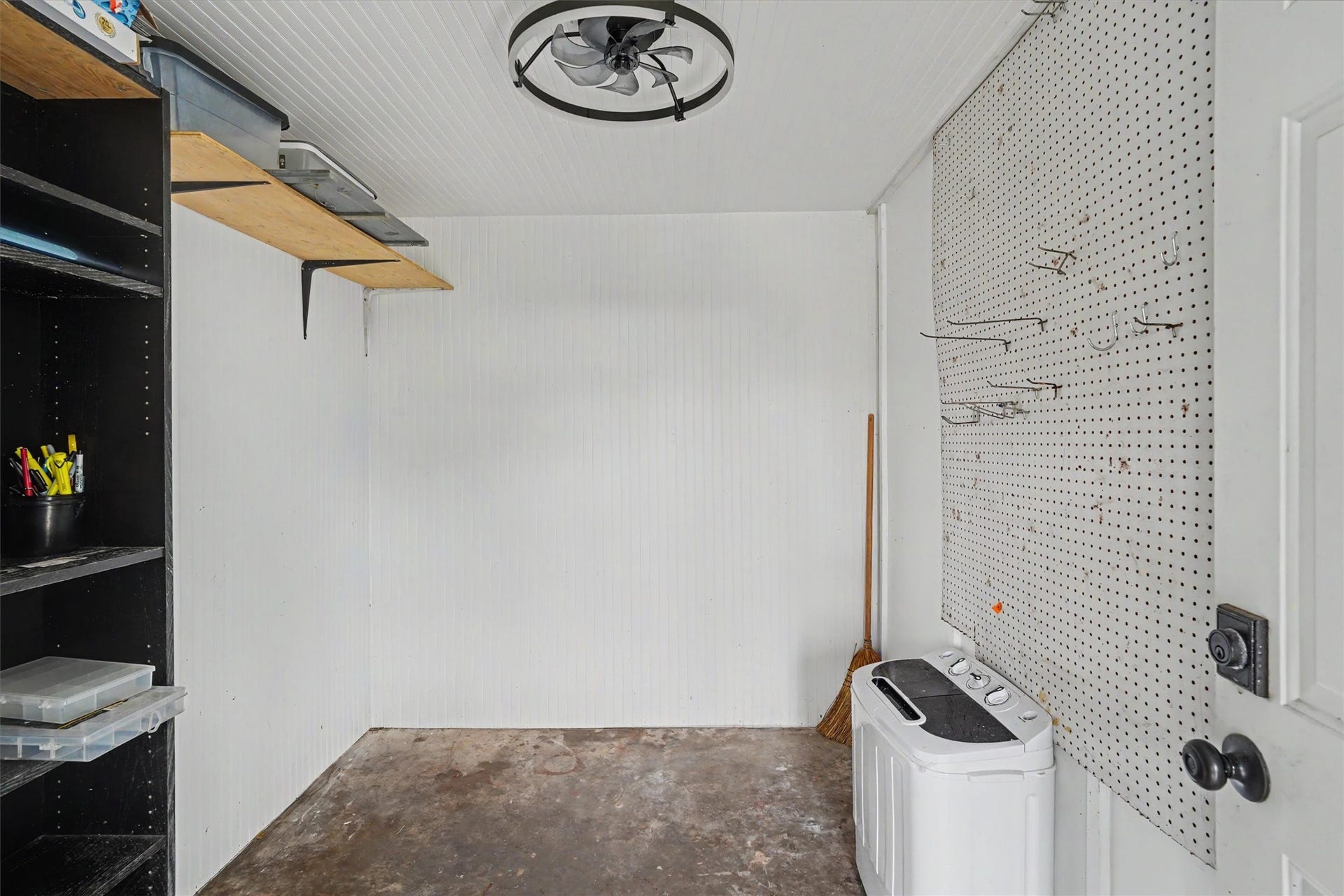 370 Ling Street, Bayou Vista, TX 77563 Storage room downstairs