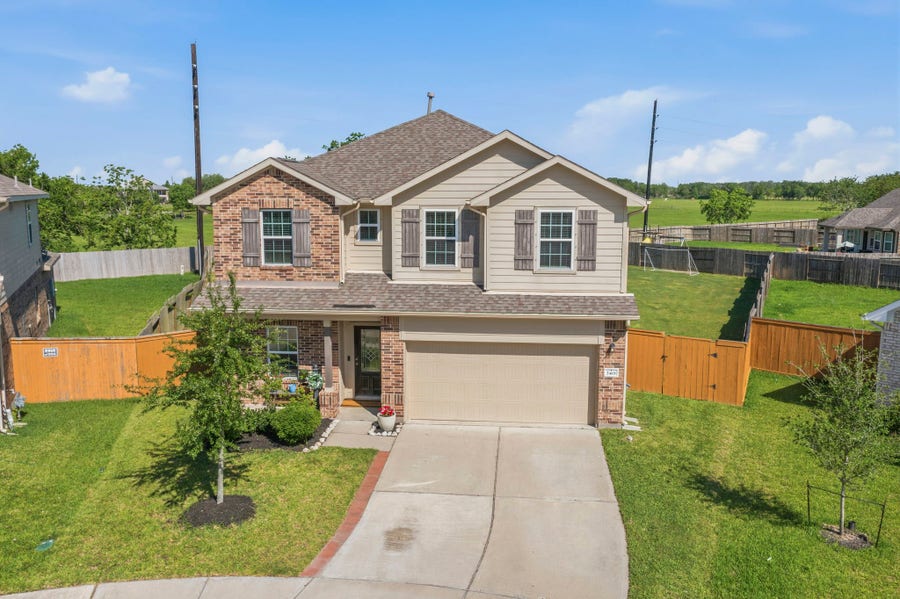 Property photo for 2401 Abbot Brook Drive, Rosharon, TX