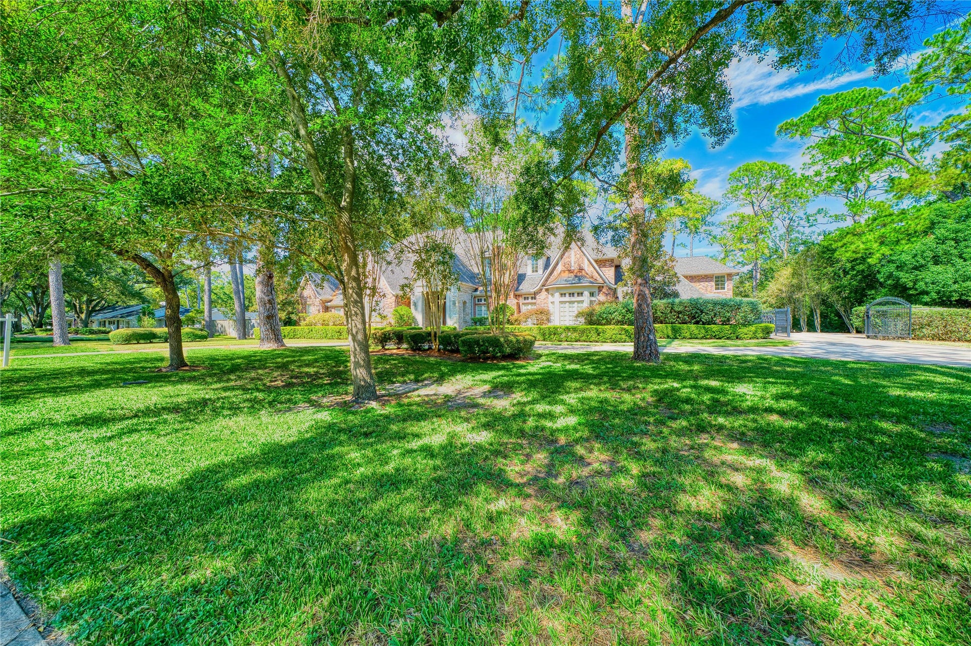 11530 N Lou Al Drive, Houston, TX 77024 11530 N Lou Al Drive, Houston, TX 77024