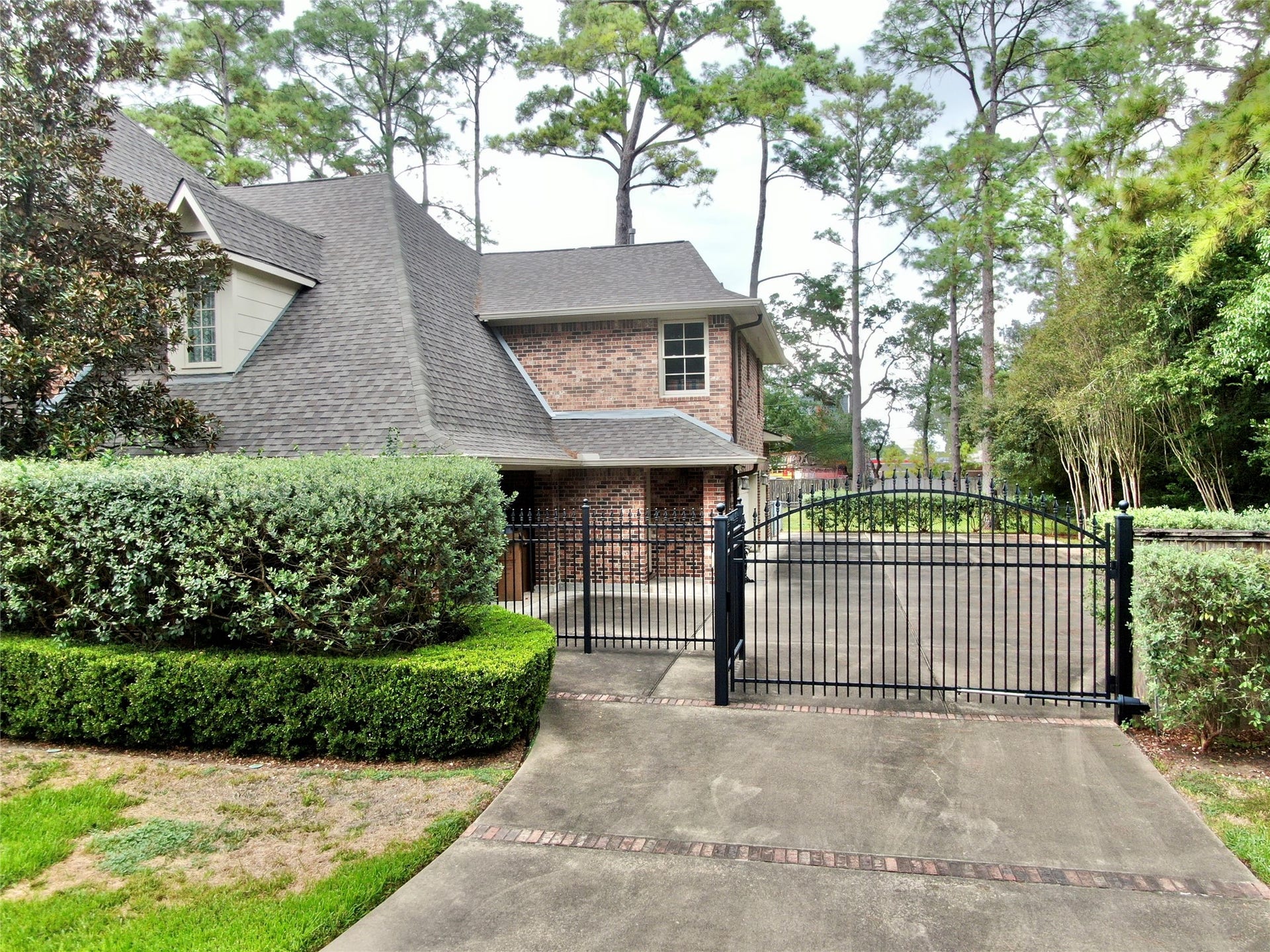 11530 N Lou Al Drive, Houston, TX 77024 11530 N Lou Al Drive, Houston, TX 77024