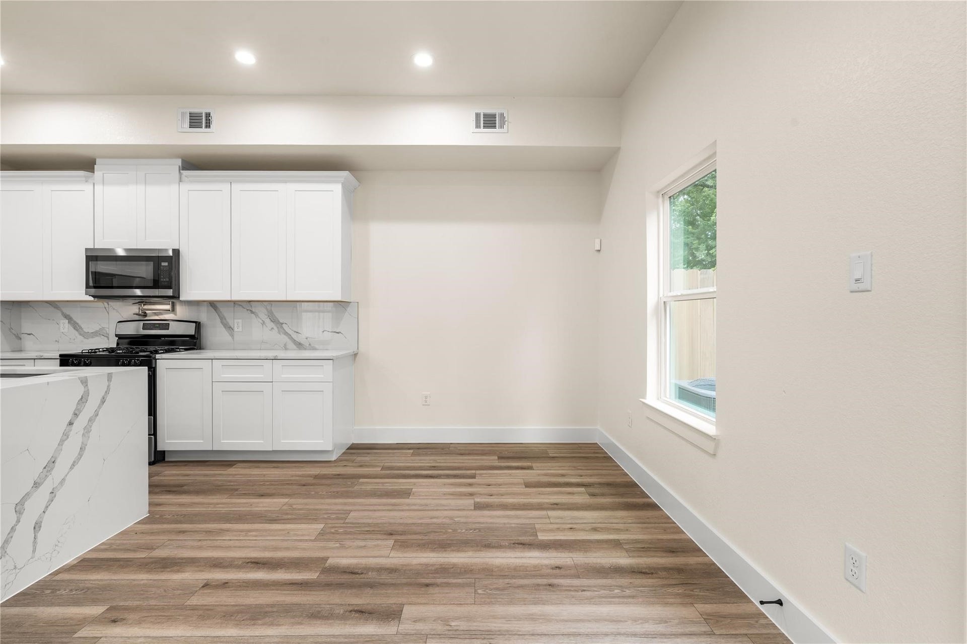 7901 Grandview Street, #B, Houston, TX 77051 7901 Grandview Street, #B, Houston, TX 77051