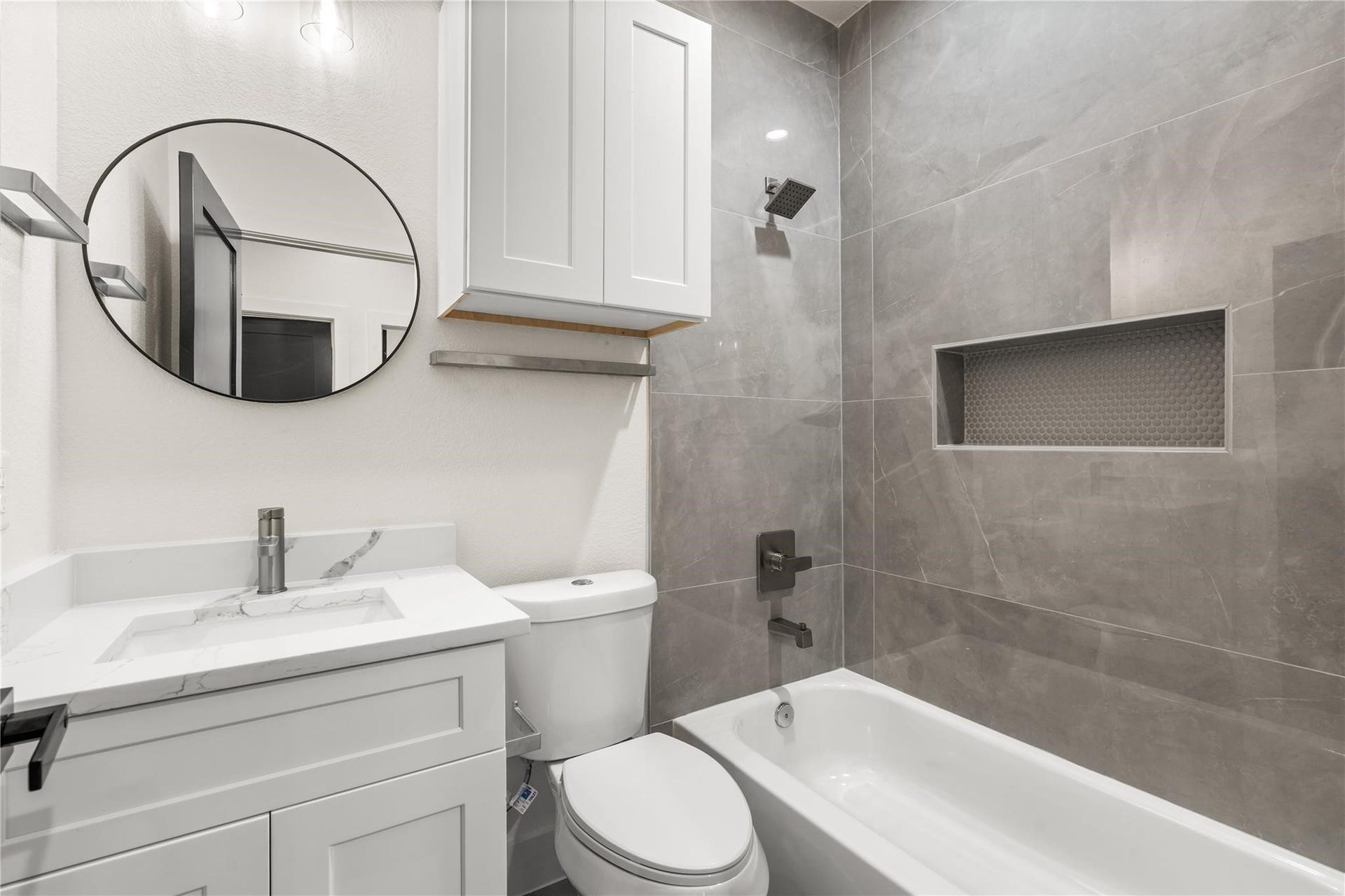 7901 Grandview Street, #B, Houston, TX 77051 7901 Grandview Street, #B, Houston, TX 77051