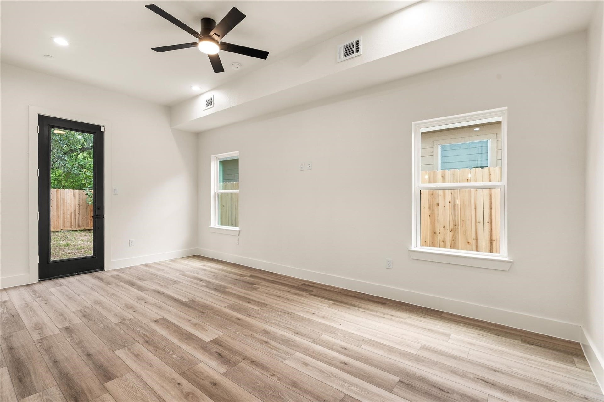7901 Grandview Street, #B, Houston, TX 77051 7901 Grandview Street, #B, Houston, TX 77051