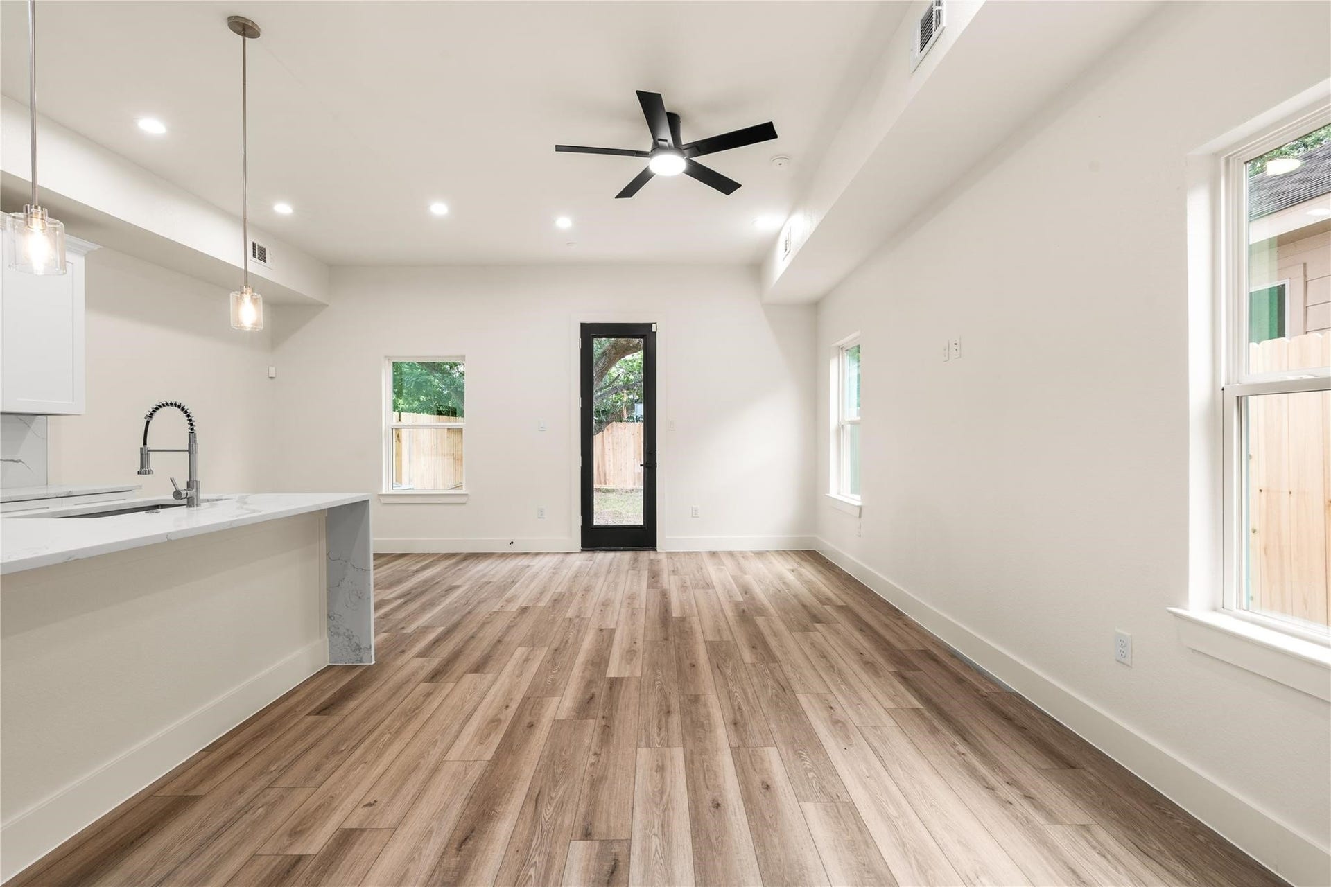 7901 Grandview Street, #B, Houston, TX 77051 7901 Grandview Street, #B, Houston, TX 77051