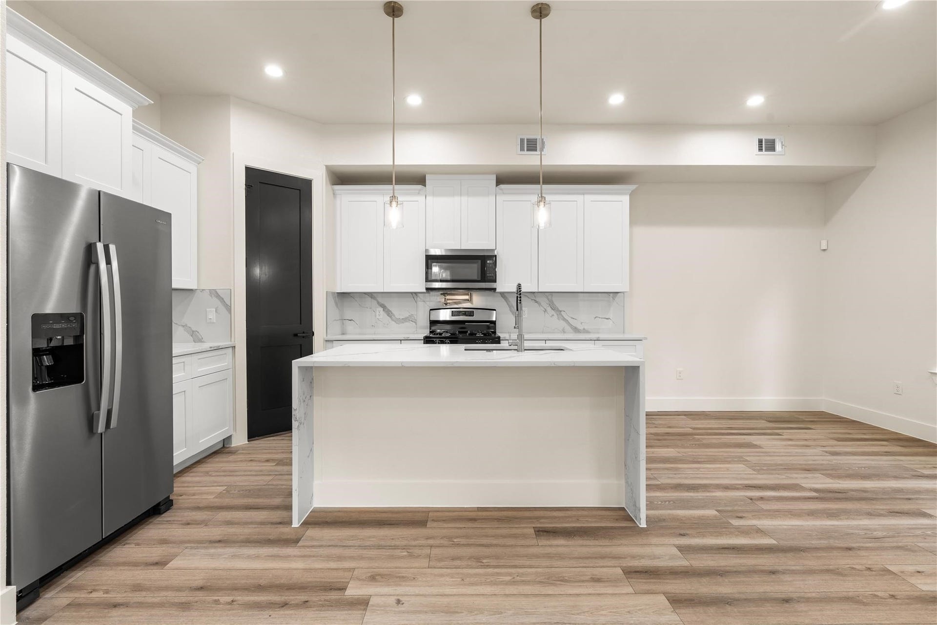 7901 Grandview Street, #B, Houston, TX 77051 7901 Grandview Street, #B, Houston, TX 77051