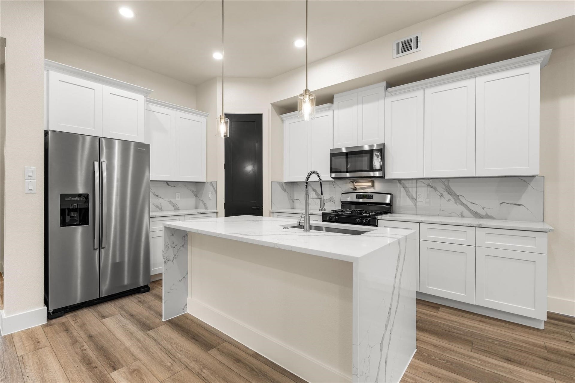 7901 Grandview Street, #B, Houston, TX 77051 7901 Grandview Street, #B, Houston, TX 77051