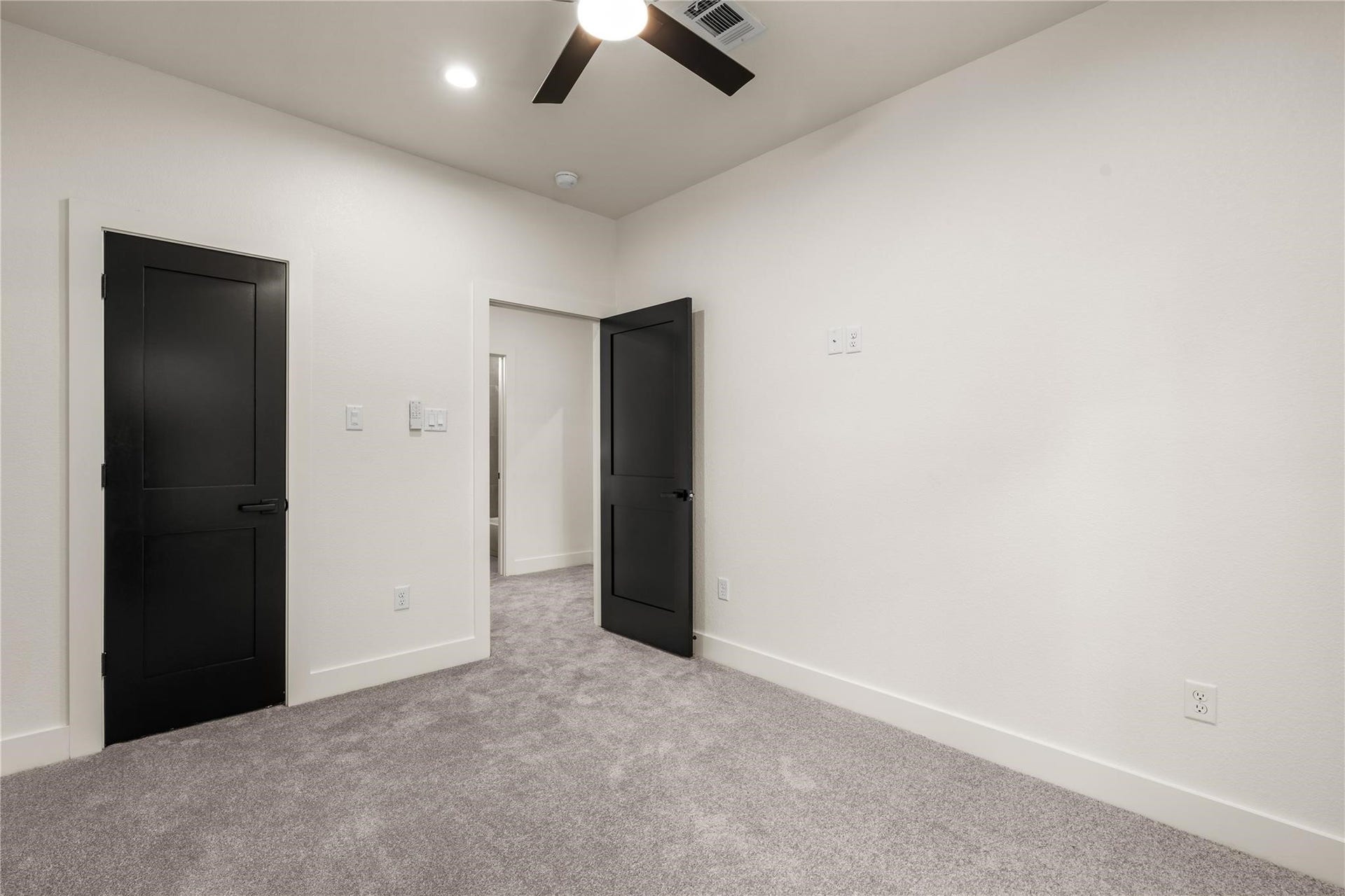 7901 Grandview Street, #B, Houston, TX 77051 7901 Grandview Street, #B, Houston, TX 77051