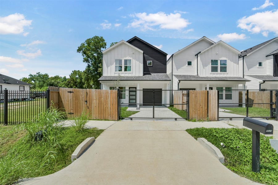 Property photo for 9525 Beckley Street, Houston, TX