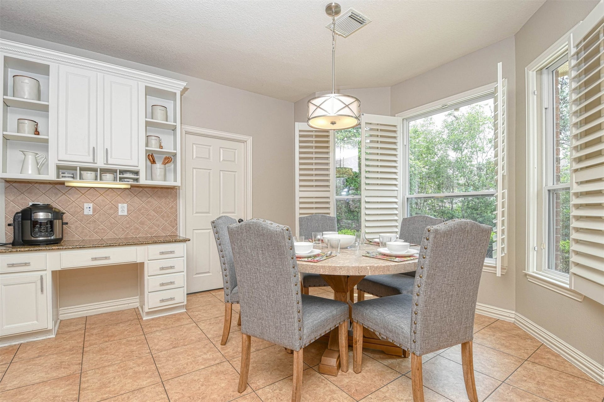 15 E Scribewood Circle, Montgomery, TX 77382 15 E Scribewood Circle, Montgomery, TX 77382