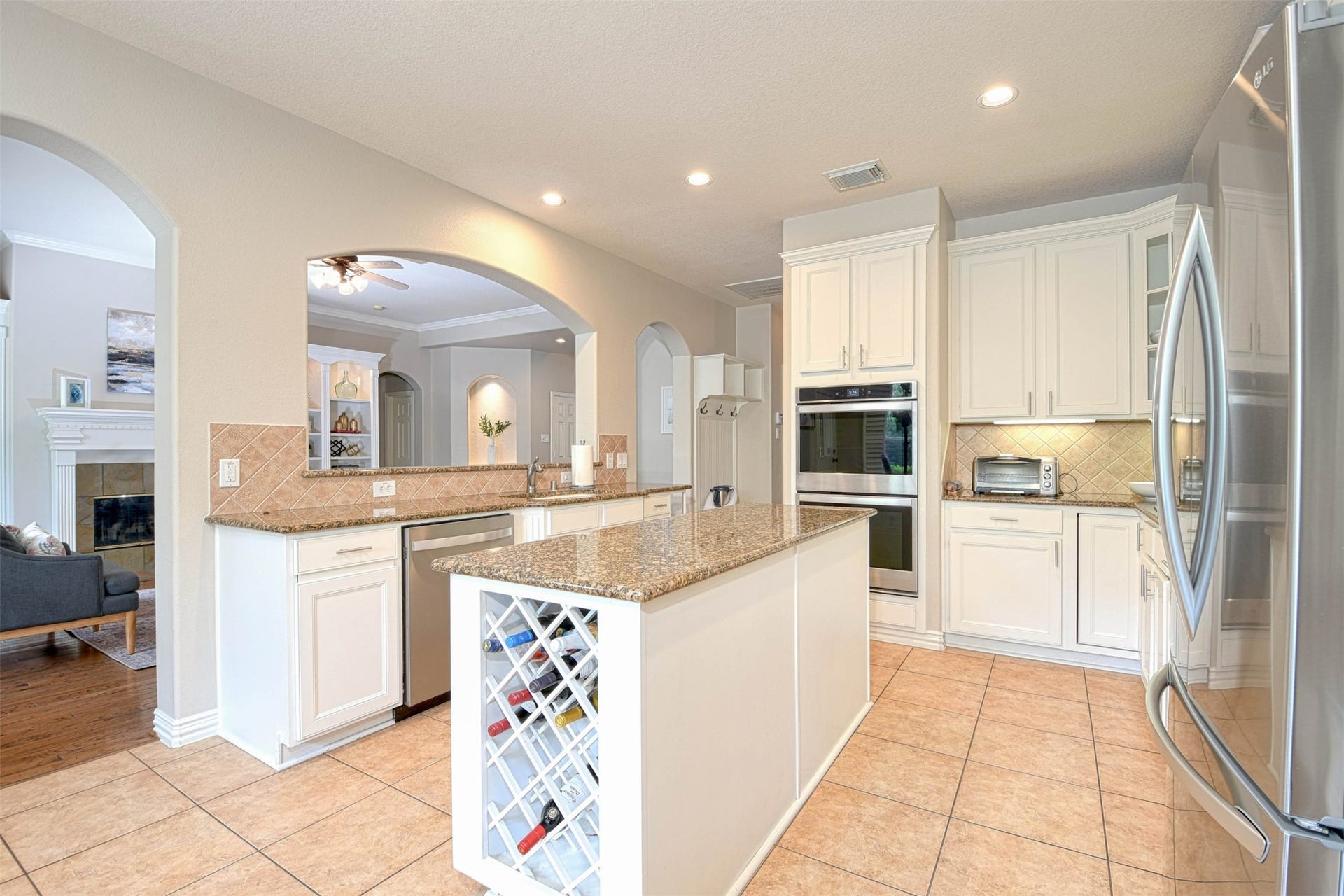 15 E Scribewood Circle, Montgomery, TX 77382 15 E Scribewood Circle, Montgomery, TX 77382