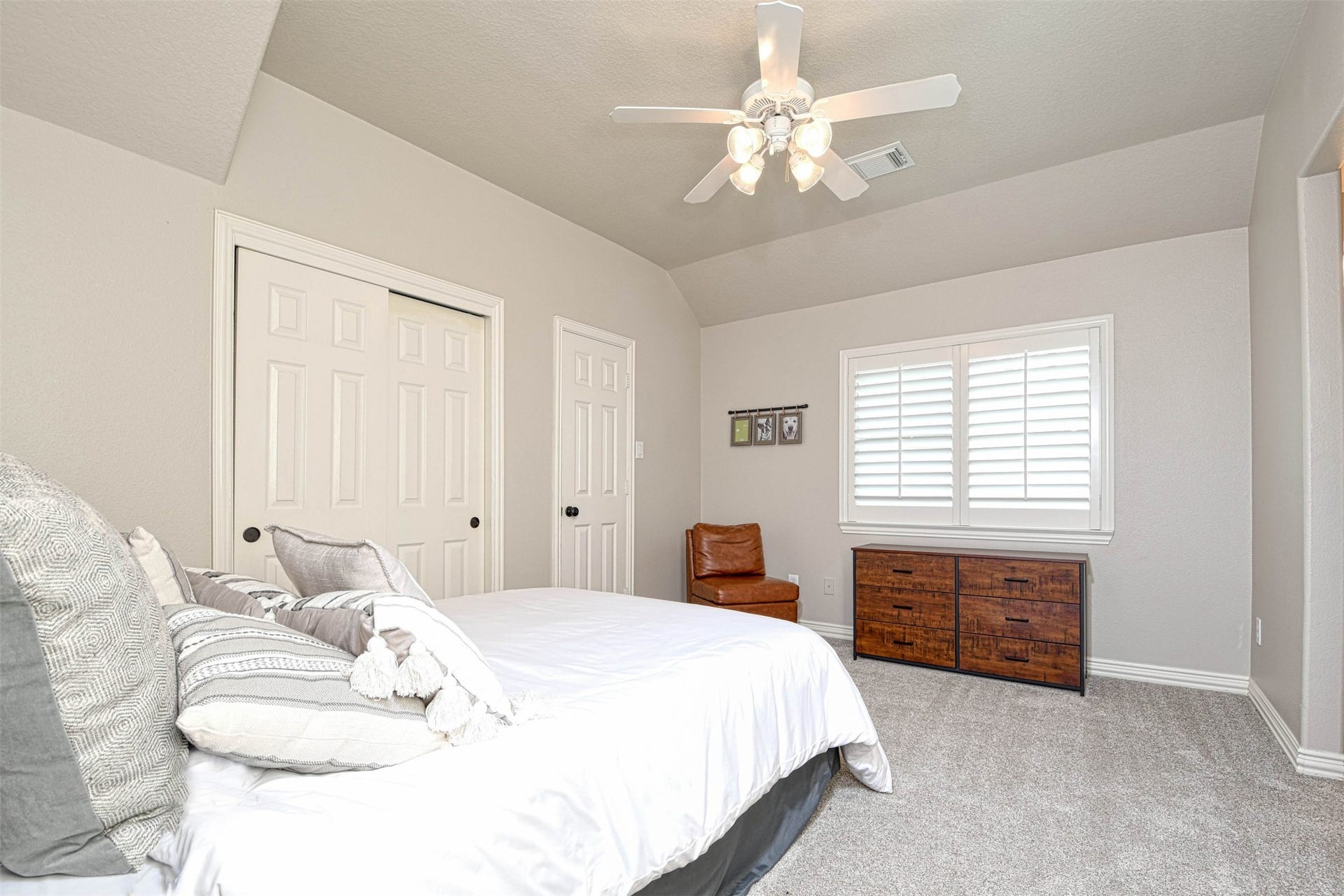 15 E Scribewood Circle, Montgomery, TX 77382 15 E Scribewood Circle, Montgomery, TX 77382
