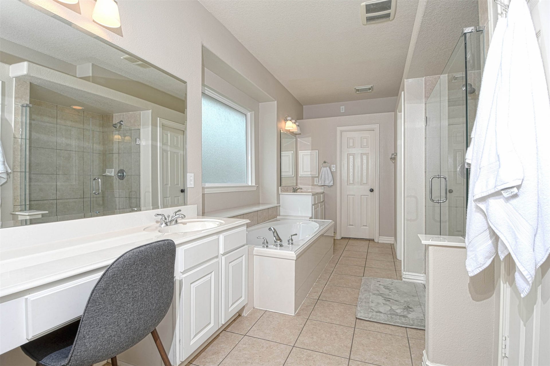 15 E Scribewood Circle, Montgomery, TX 77382 15 E Scribewood Circle, Montgomery, TX 77382