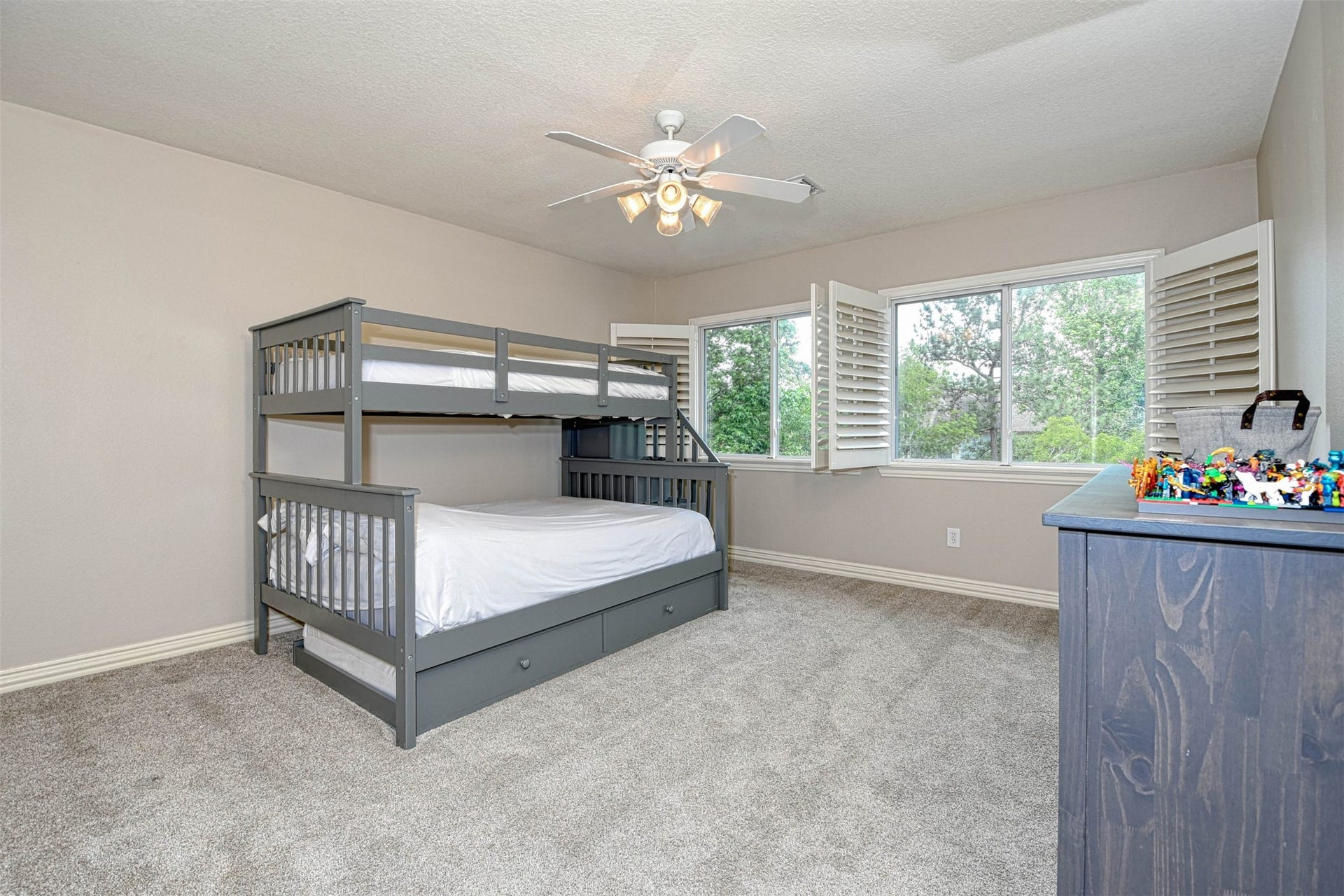 15 E Scribewood Circle, Montgomery, TX 77382 15 E Scribewood Circle, Montgomery, TX 77382