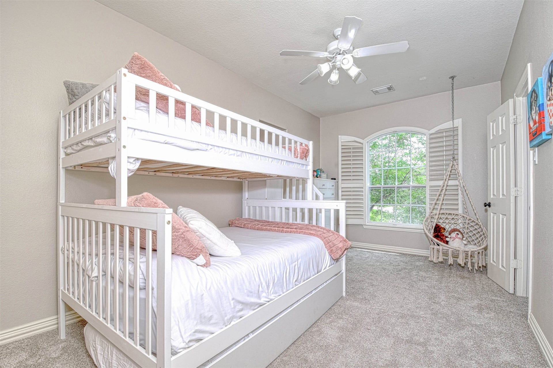 15 E Scribewood Circle, Montgomery, TX 77382 15 E Scribewood Circle, Montgomery, TX 77382