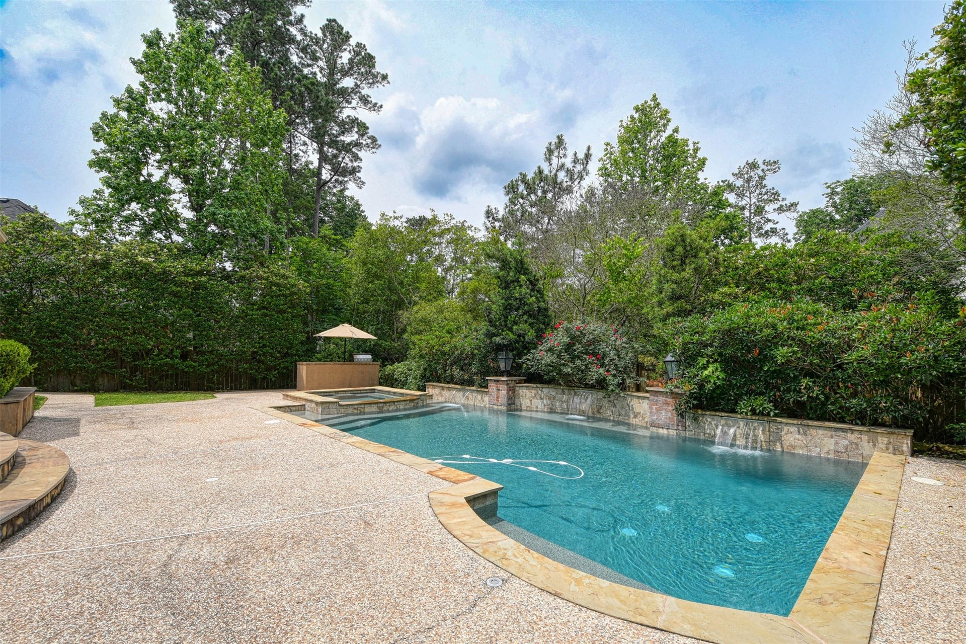 15 E Scribewood Circle, Montgomery, TX 77382 15 E Scribewood Circle, Montgomery, TX 77382