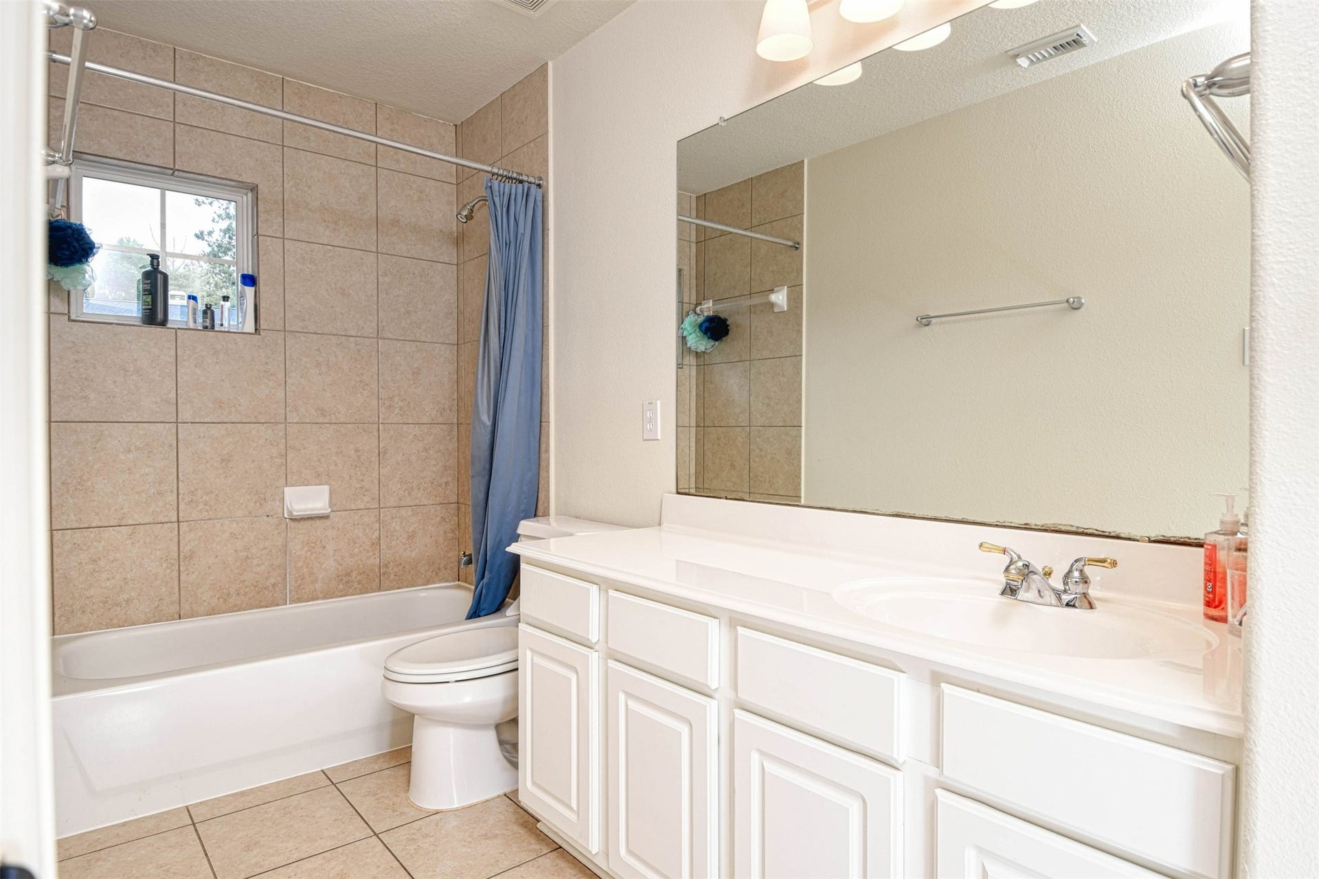 15 E Scribewood Circle, Montgomery, TX 77382 15 E Scribewood Circle, Montgomery, TX 77382
