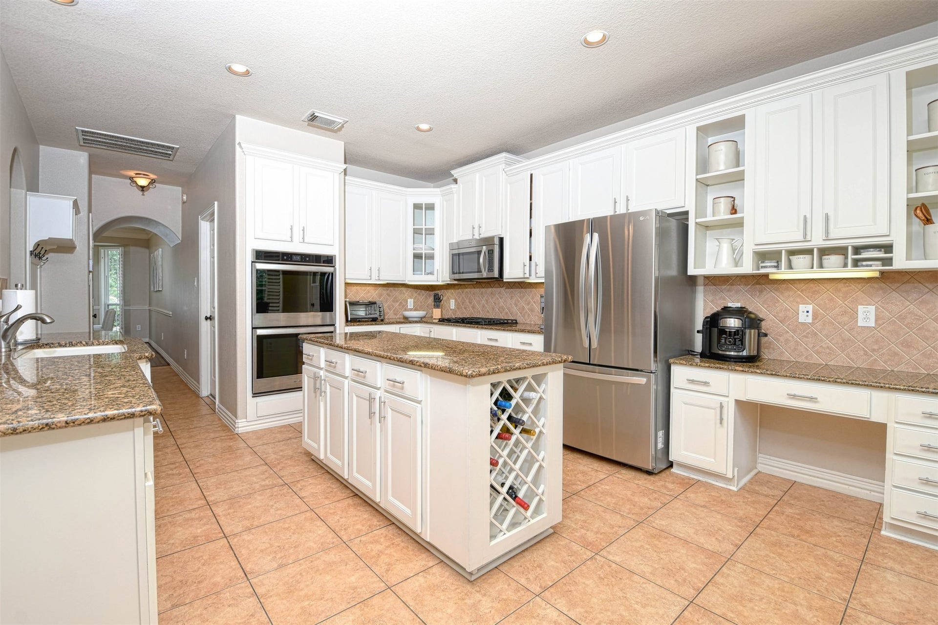 15 E Scribewood Circle, Montgomery, TX 77382 15 E Scribewood Circle, Montgomery, TX 77382