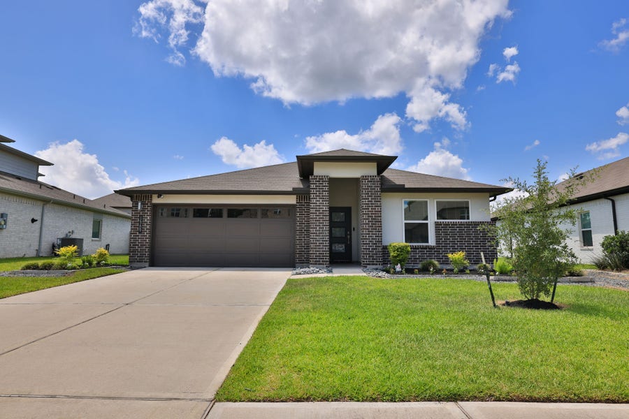 Property photo for 14209 Silver Maple Court, Conroe, TX
