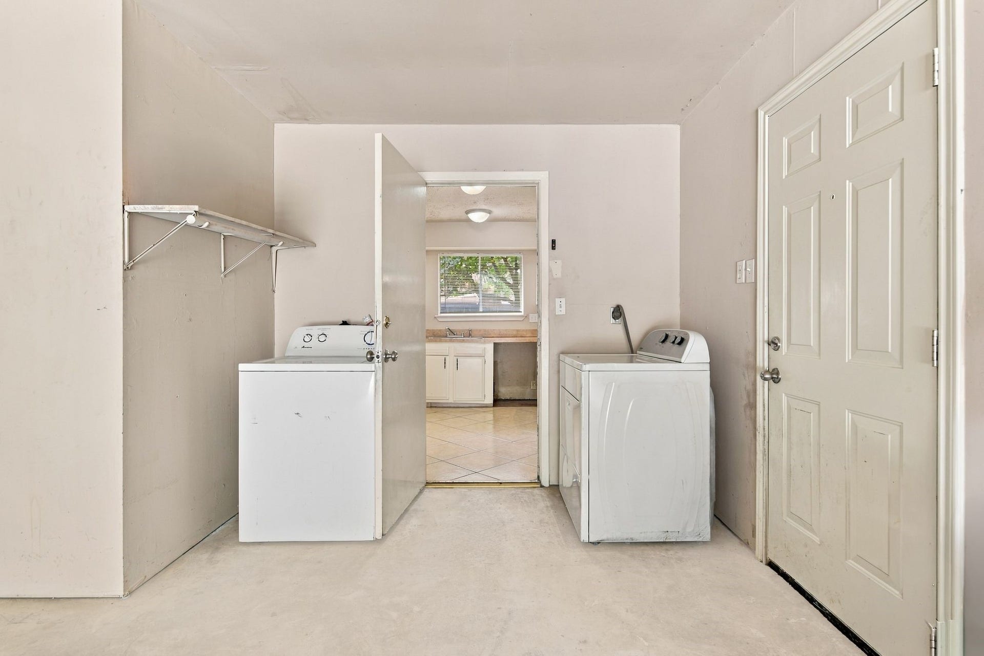 4426 Burkegate Drive, Spring, TX 77373 New washer and dryer stay with home.