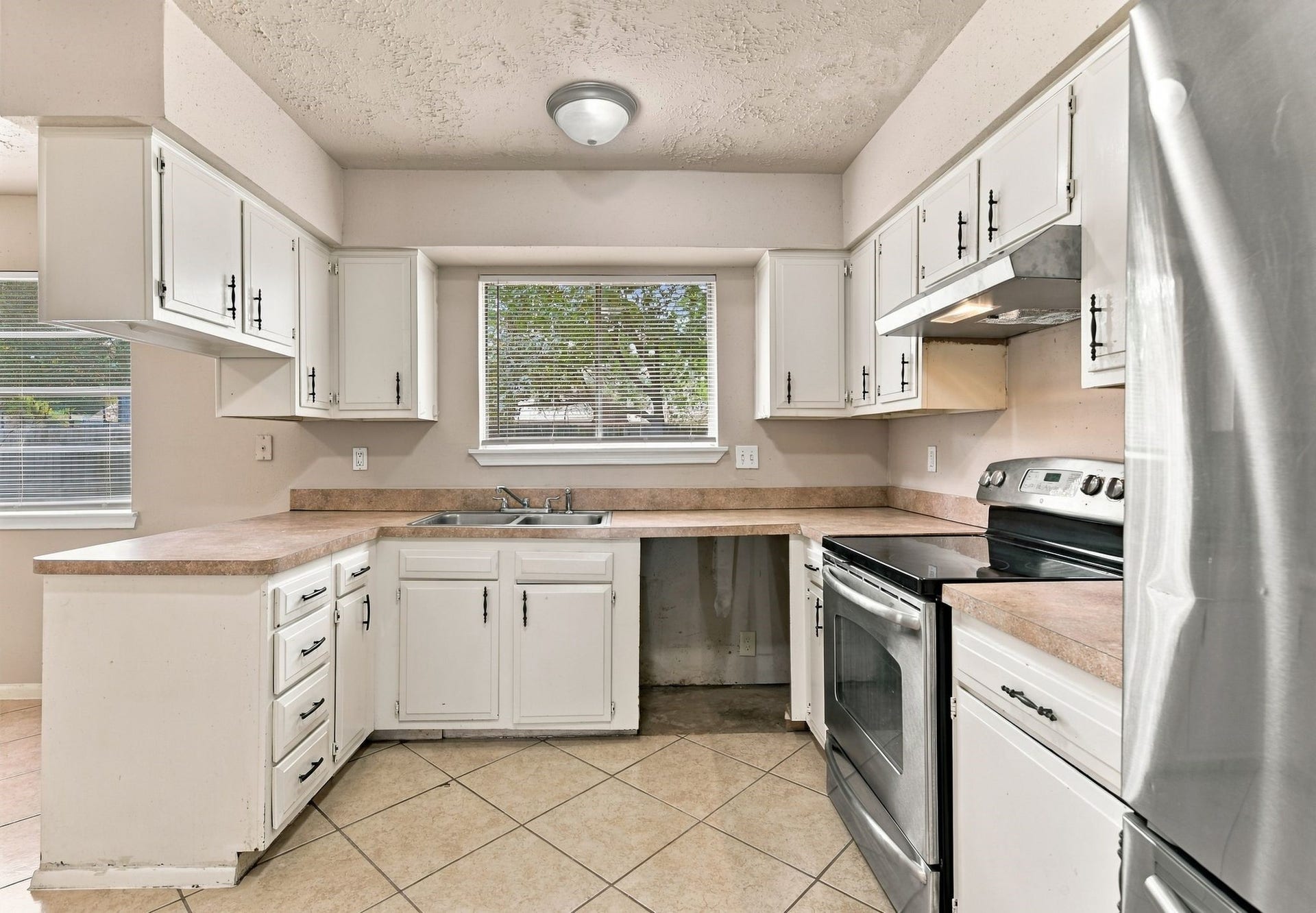 4426 Burkegate Drive, Spring, TX 77373 New stainless steal dishwasher to be installed.