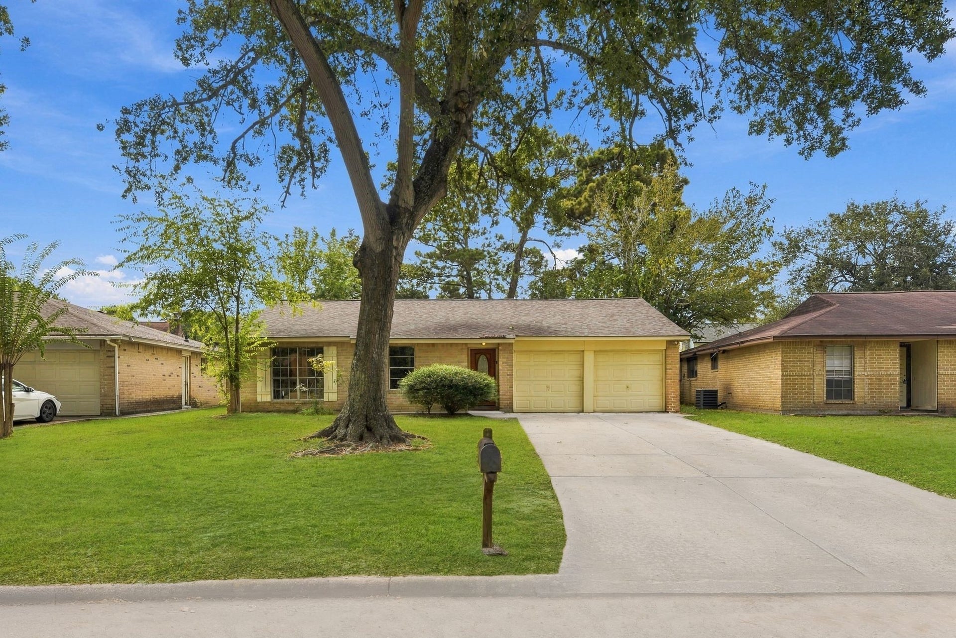 4426 Burkegate Drive, Spring, TX 77373 Roof is approximately 6yrs old.