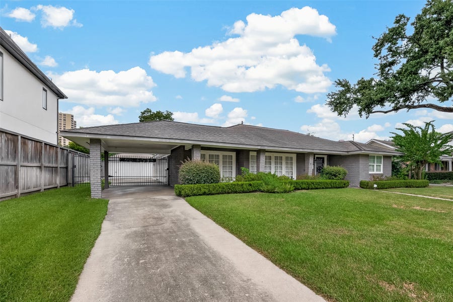 Property photo for 5232 Piping Rock ln Lane, Houston, TX