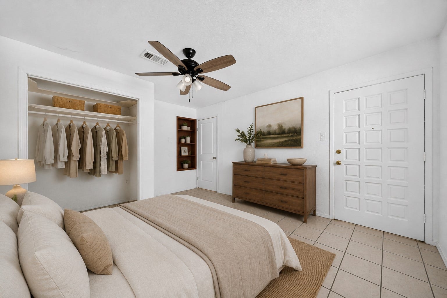522 Hollyvale Dr, Houston, TX 77060 Comfortable bedroom with generous closet space and a relaxed atmosphere.