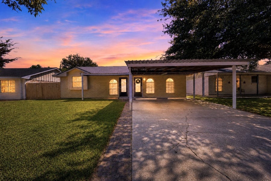 Property photo for 522 Hollyvale Dr, Houston, TX